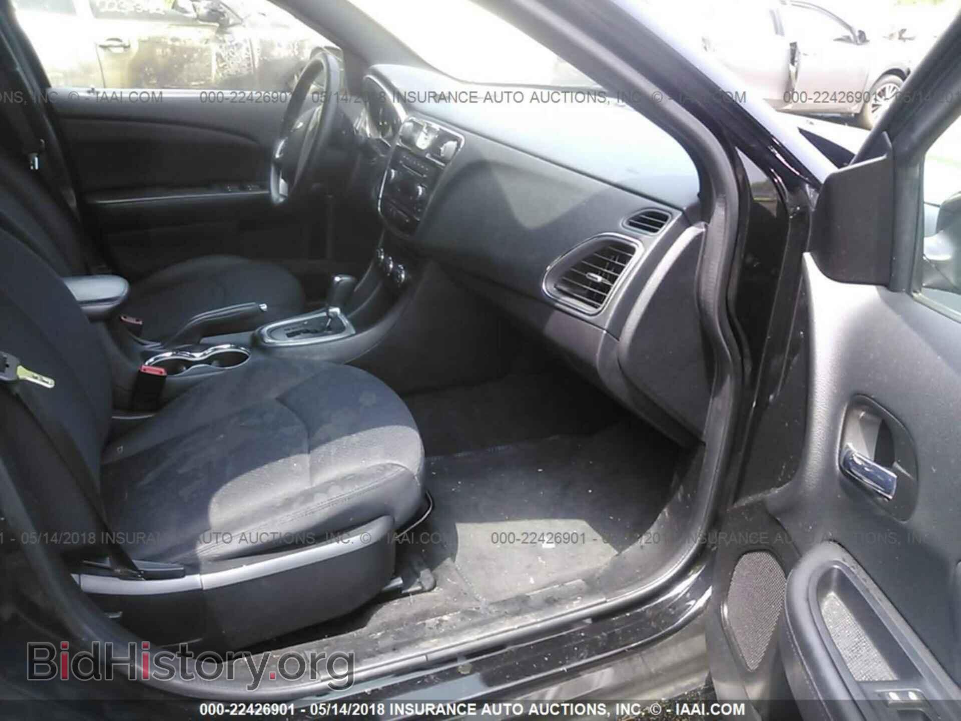 2014 Chrysler 200 - VIN: 1C3CCBBG8EN171460 - Фото 5