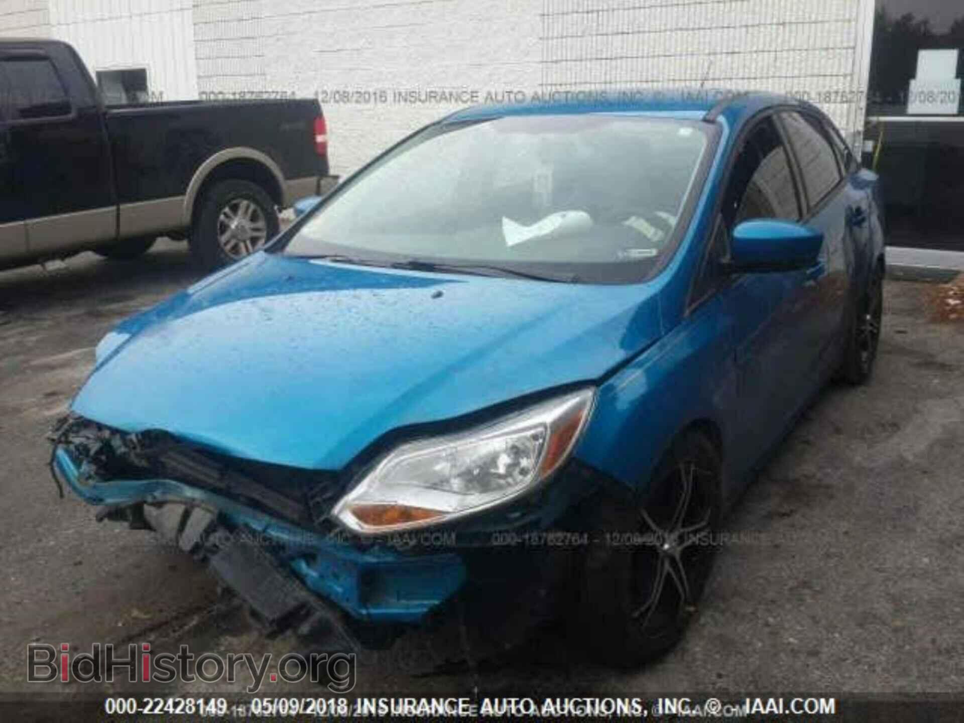 2012 Ford Focus - VIN: 1FAHP3F23CL359781 - Photo 2