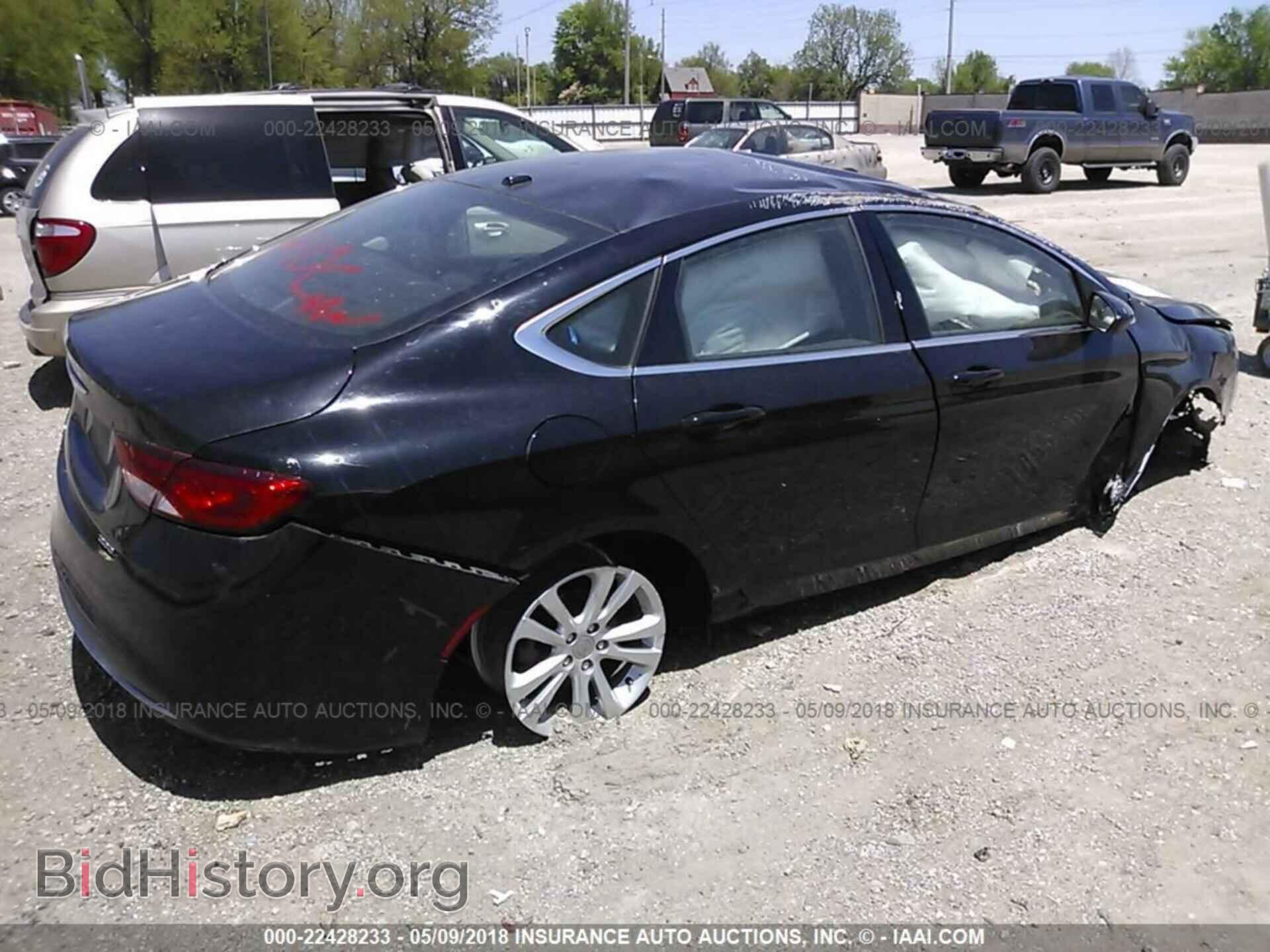 2015 Chrysler 200 - VIN: 1C3CCCAB7FN595676 - Photo 4