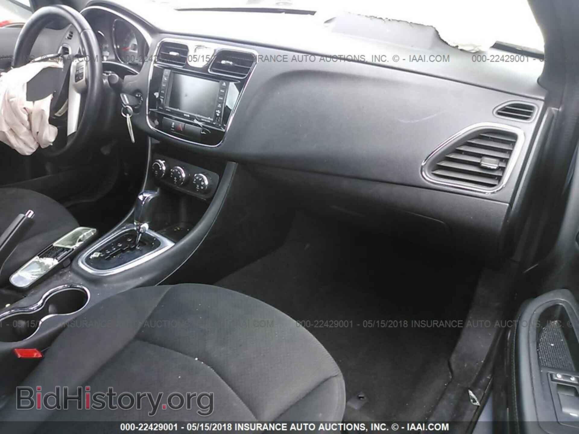 2012 Chrysler 200 - VIN: 1C3CCBBB0CN143251 - Фото 5