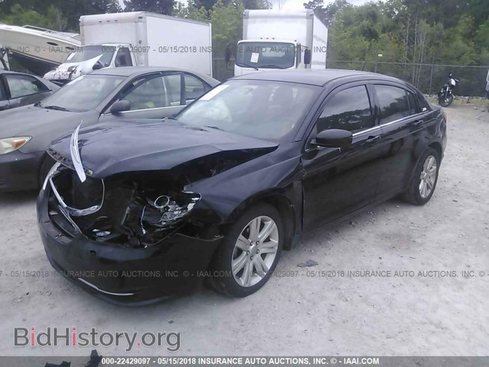 2013 Chrysler 200 - VIN: 1C3CCBAB7DN705259 - Photo 2