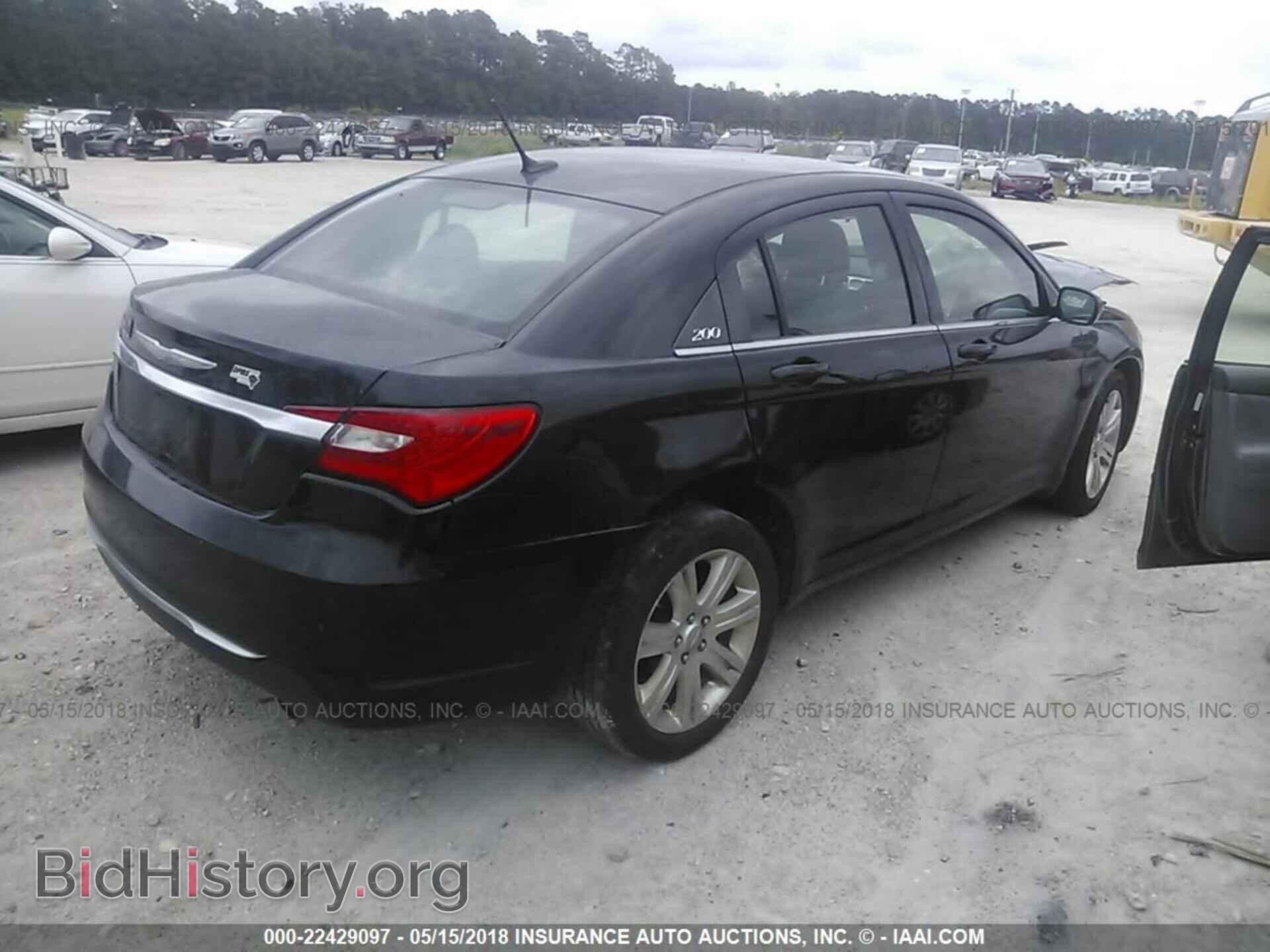 2013 Chrysler 200 - VIN: 1C3CCBAB7DN705259 - Photo 4
