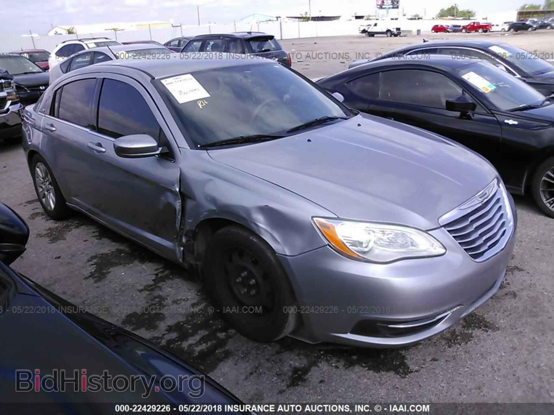 Photo 1C3CCBAB0DN641310 - Chrysler 200 2013