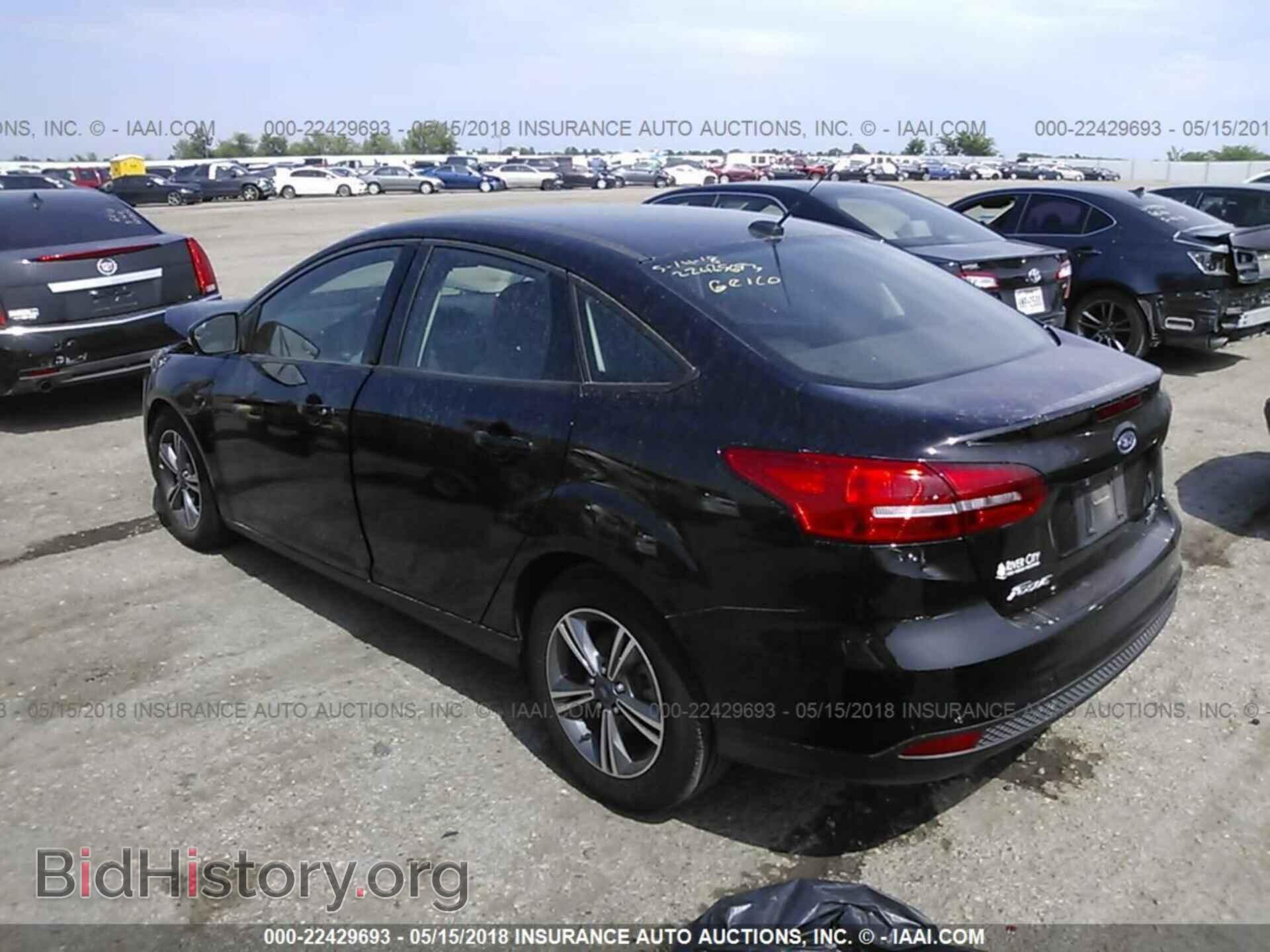 2017 Ford Focus - VIN: 1FADP3FE2HL309843 - Фото 3