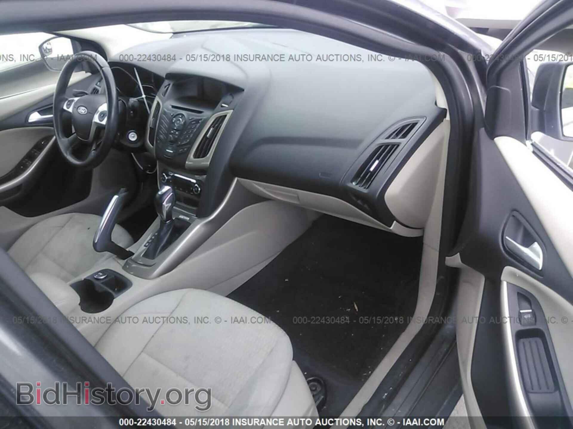 2012 Ford Focus - VIN: 1FAHP3H28CL211137 - Photo 5