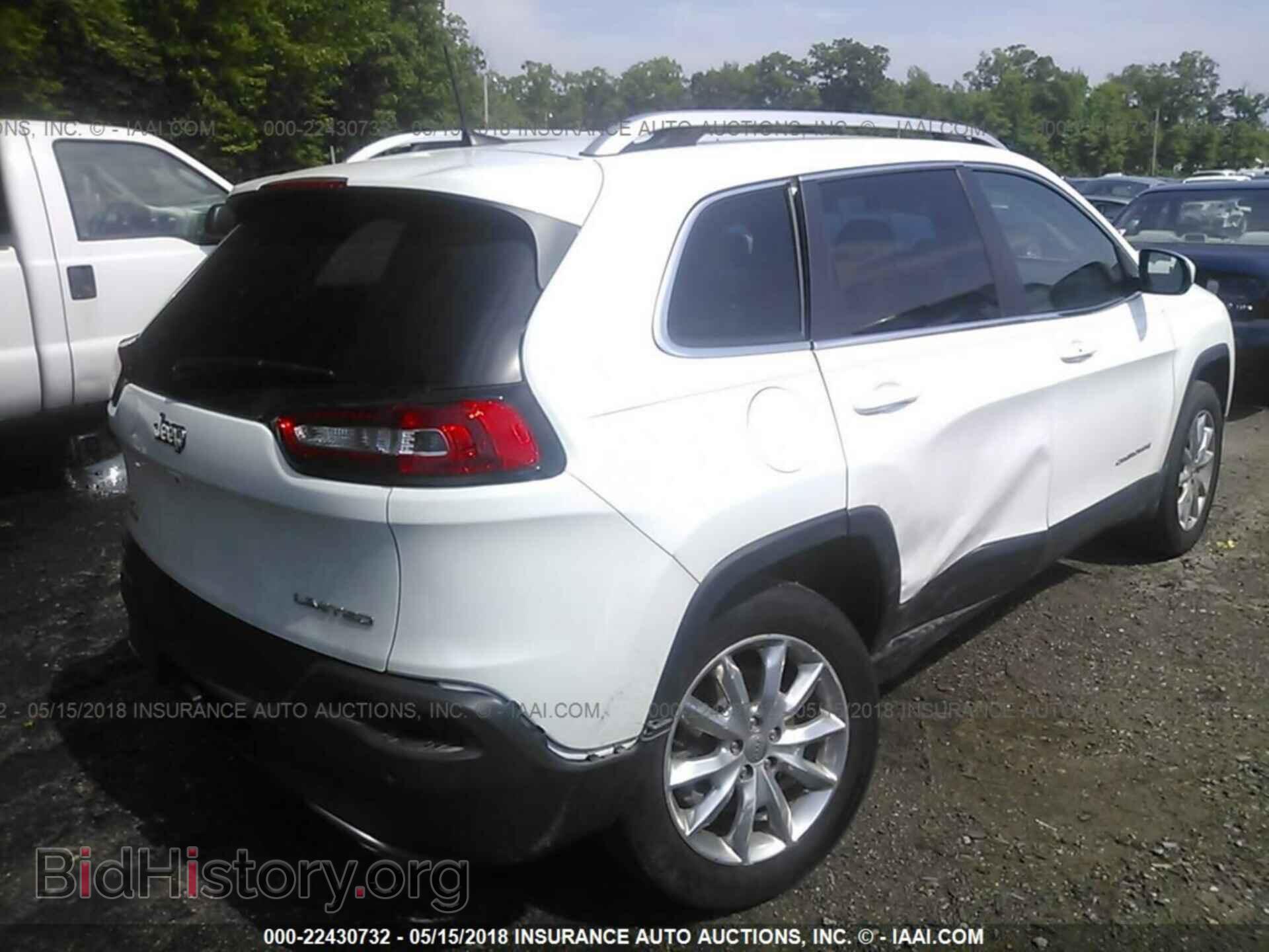 2017 Jeep Cherokee - VIN: 1C4PJMDS2HW614975 - Photo 4