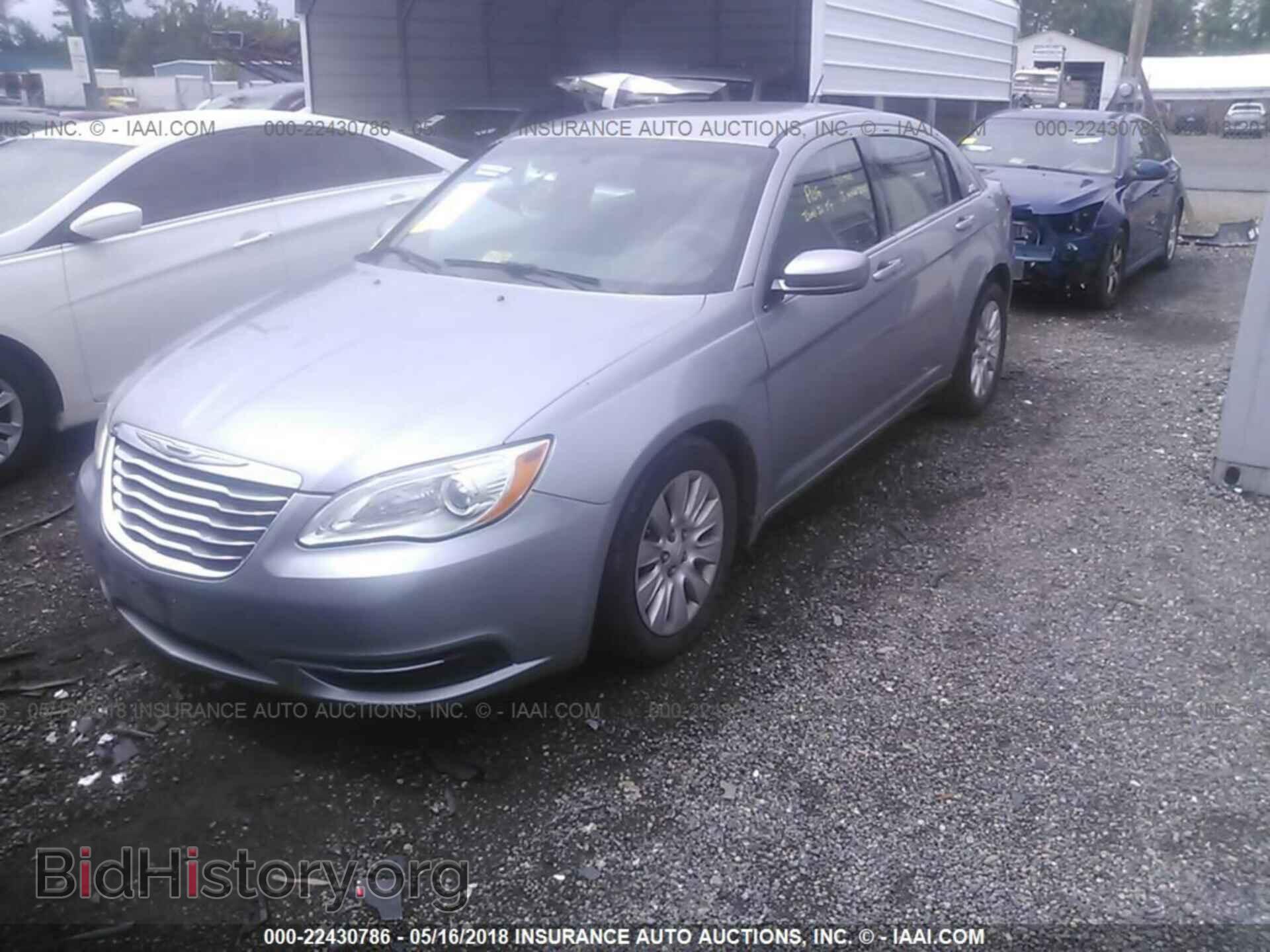 2013 Chrysler 200 - VIN: 1C3CCBAB6DN733909 - Фото 2