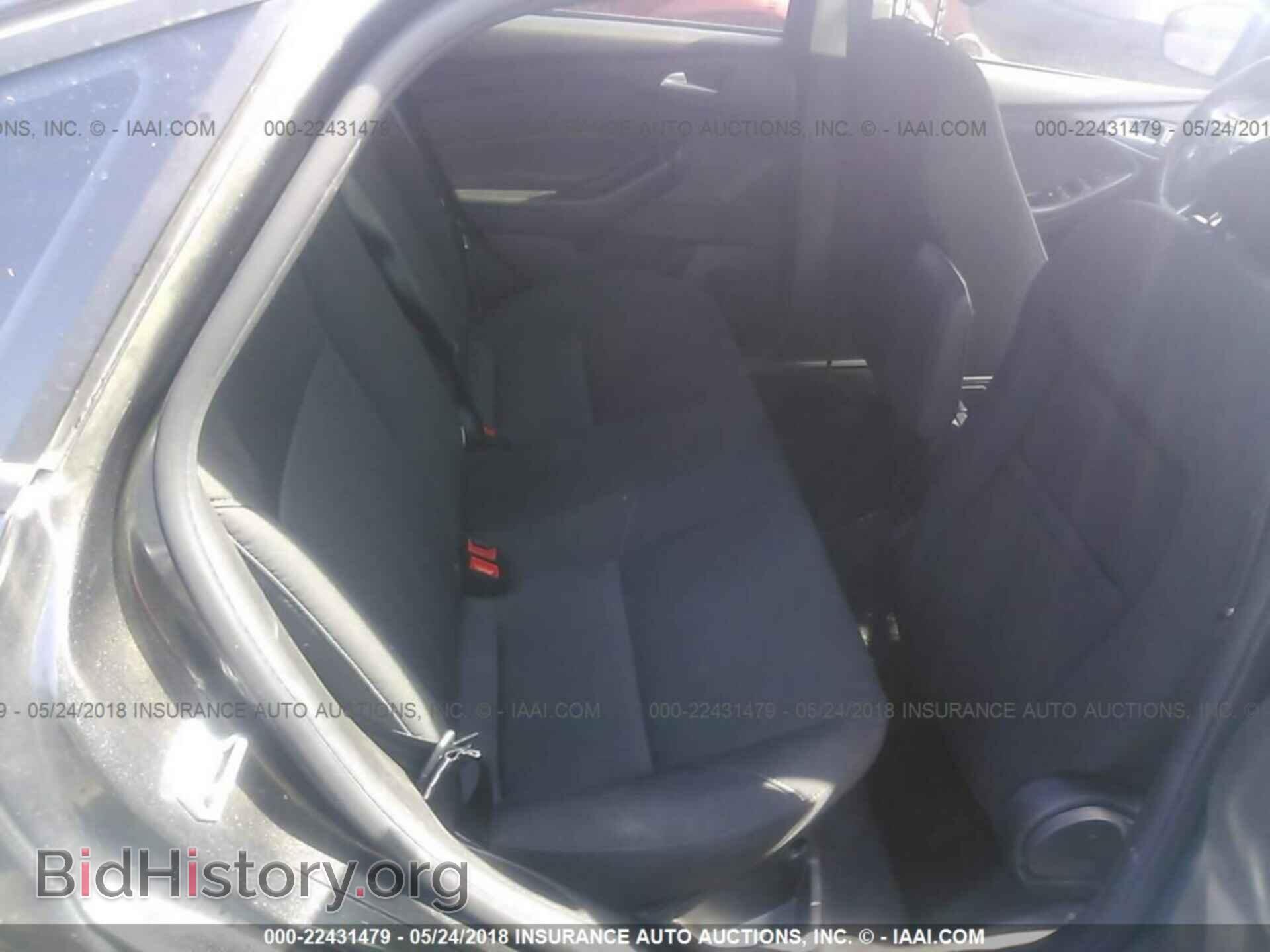 2016 Ford Focus - VIN: 1FADP3F27GL369718 - Photo 8