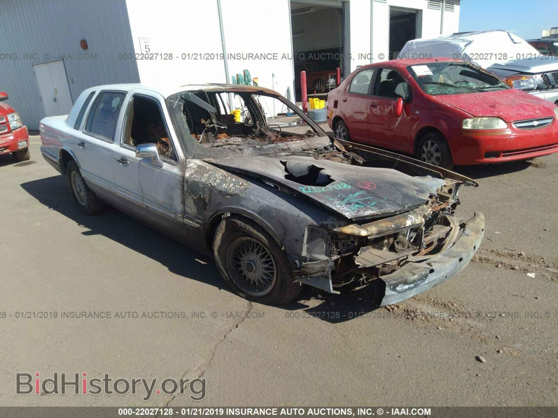Фотография 1LNLM82WXPY696715 - LINCOLN TOWN CAR 1993