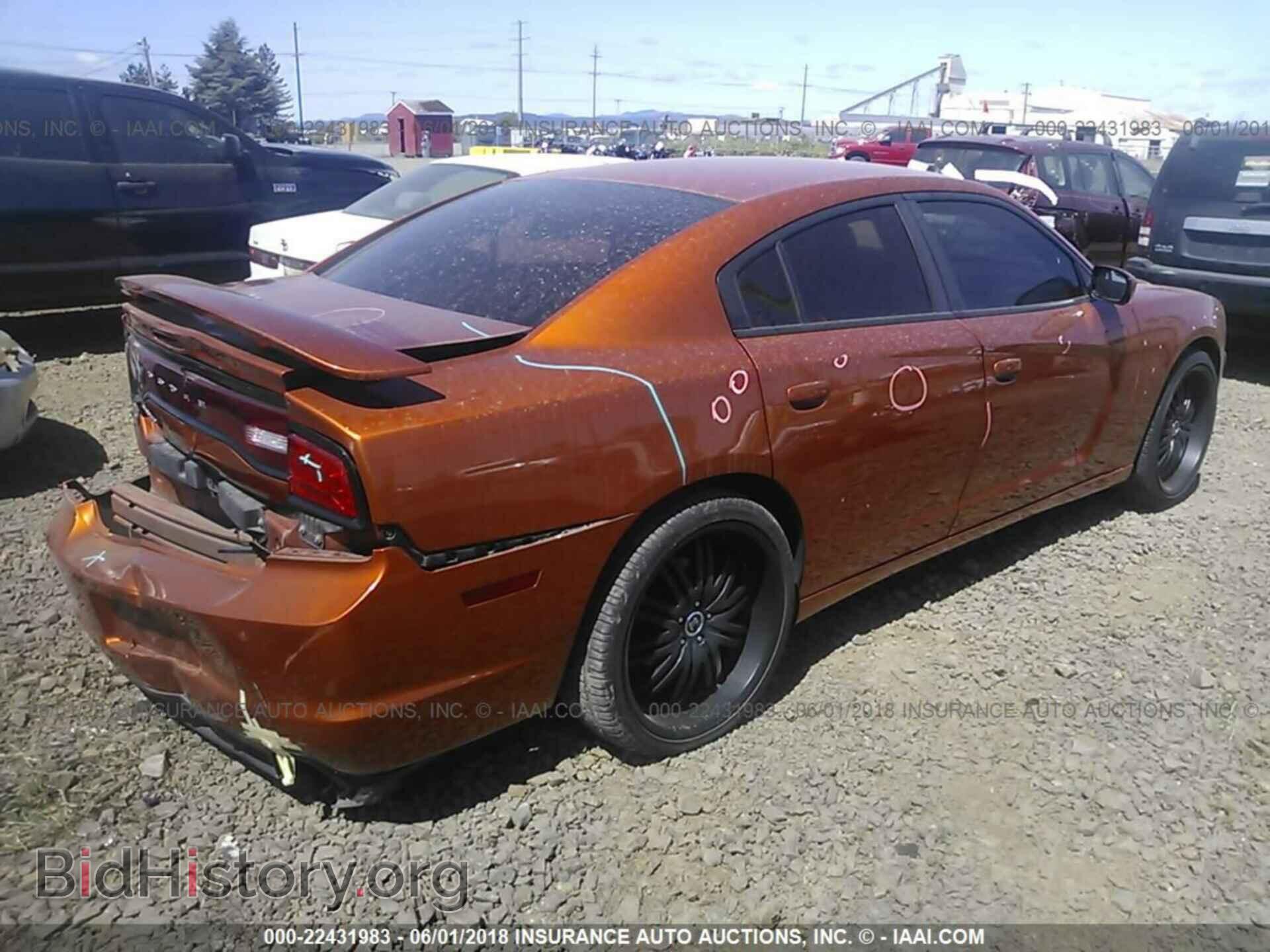 2011 Dodge Charger - VIN: 2B3CL3CG4BH577385 - Фото 4