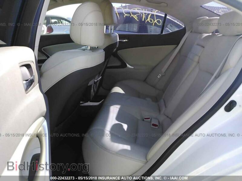 2011 Lexus IS (VIN JTHCF5C21B5047273) — photo 8 of 10