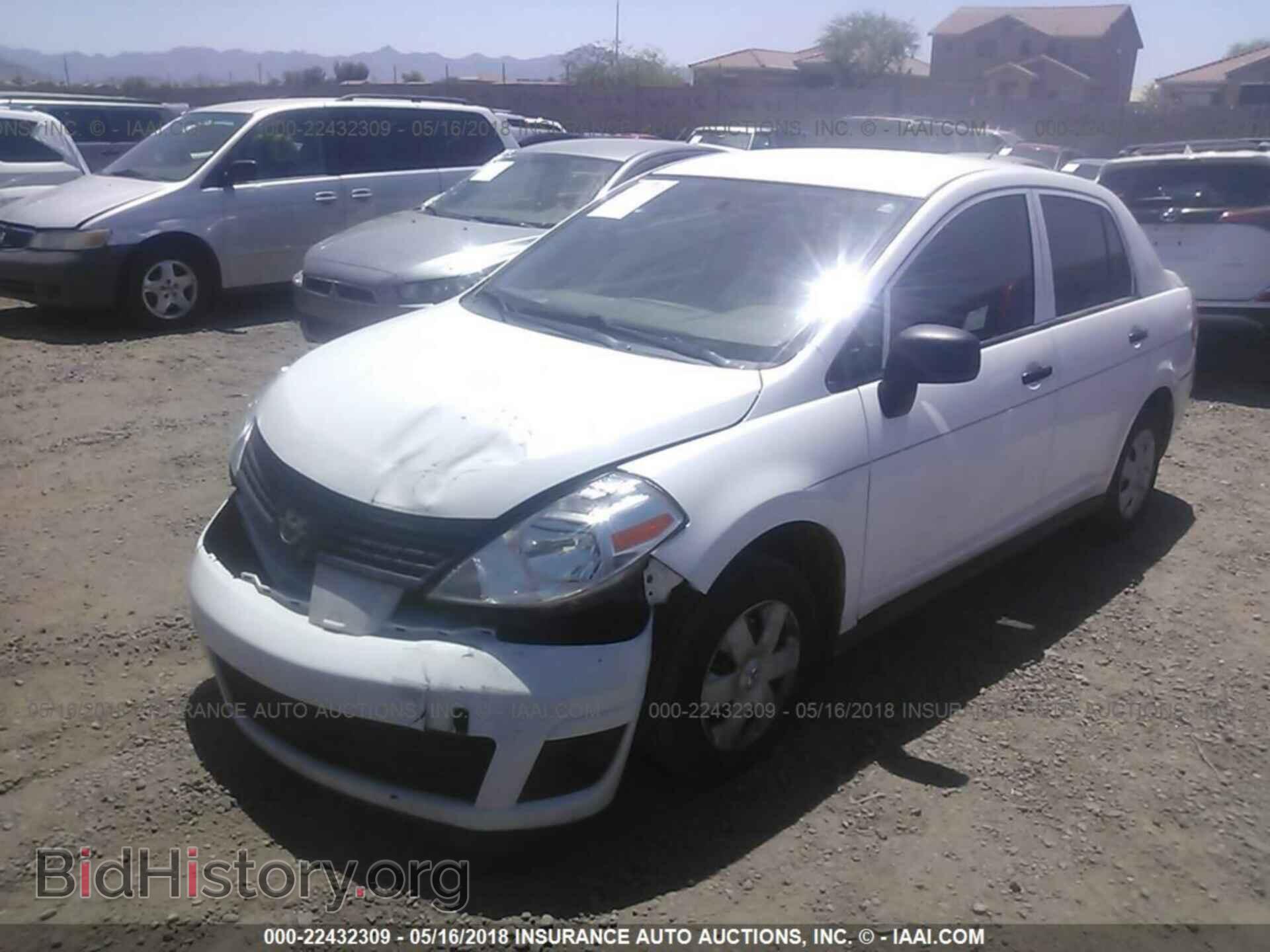 2011 Nissan Versa - VIN: 3N1CC1AP2BL382367 - Фото 2