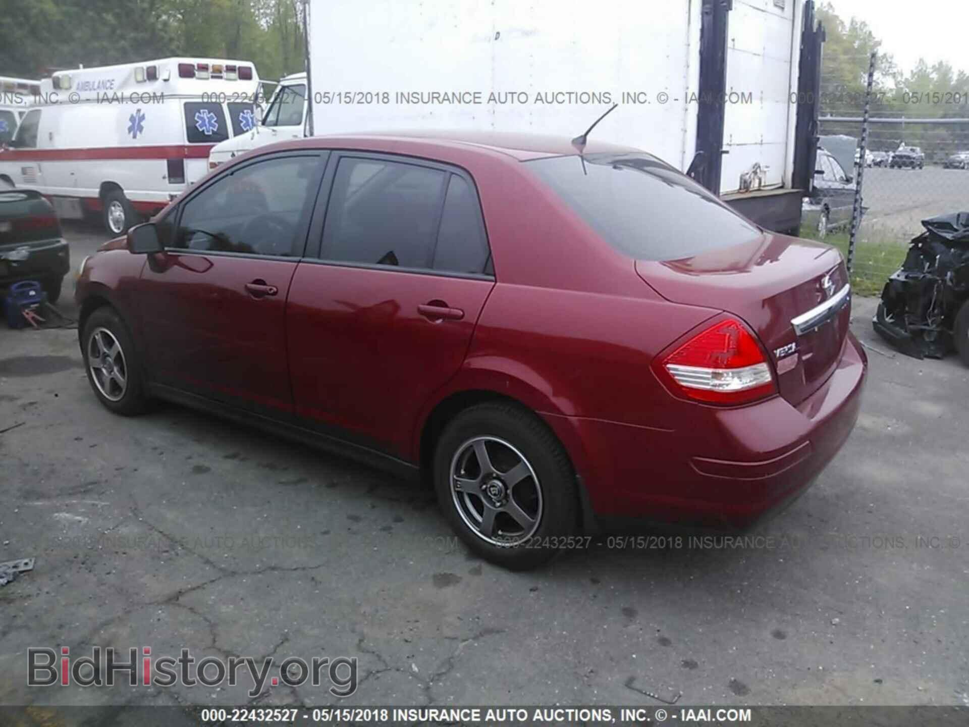 2011 Nissan Versa - VIN: 3N1BC1AP1BL379293 - Фото 3