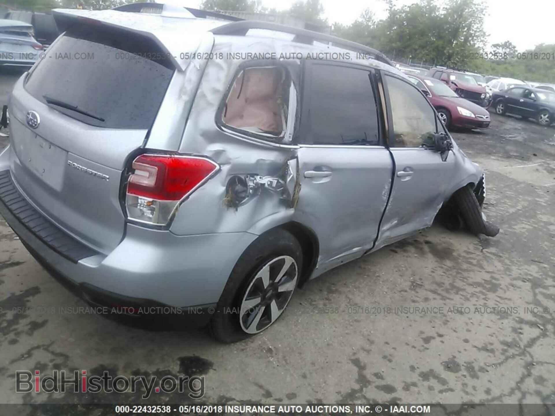 2018 Subaru Forester - VIN: JF2SJAJC8JH440119 - Photo 4