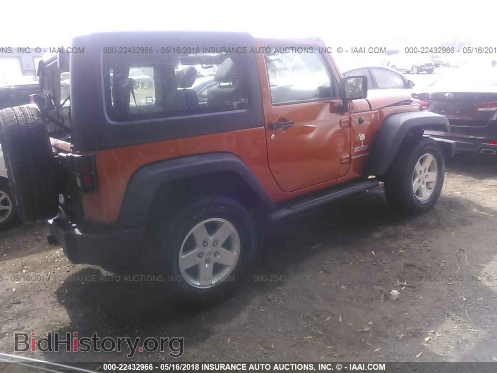 2011 Jeep Wrangler - VIN: 1J4GA2D18BL574013 - Фото 4
