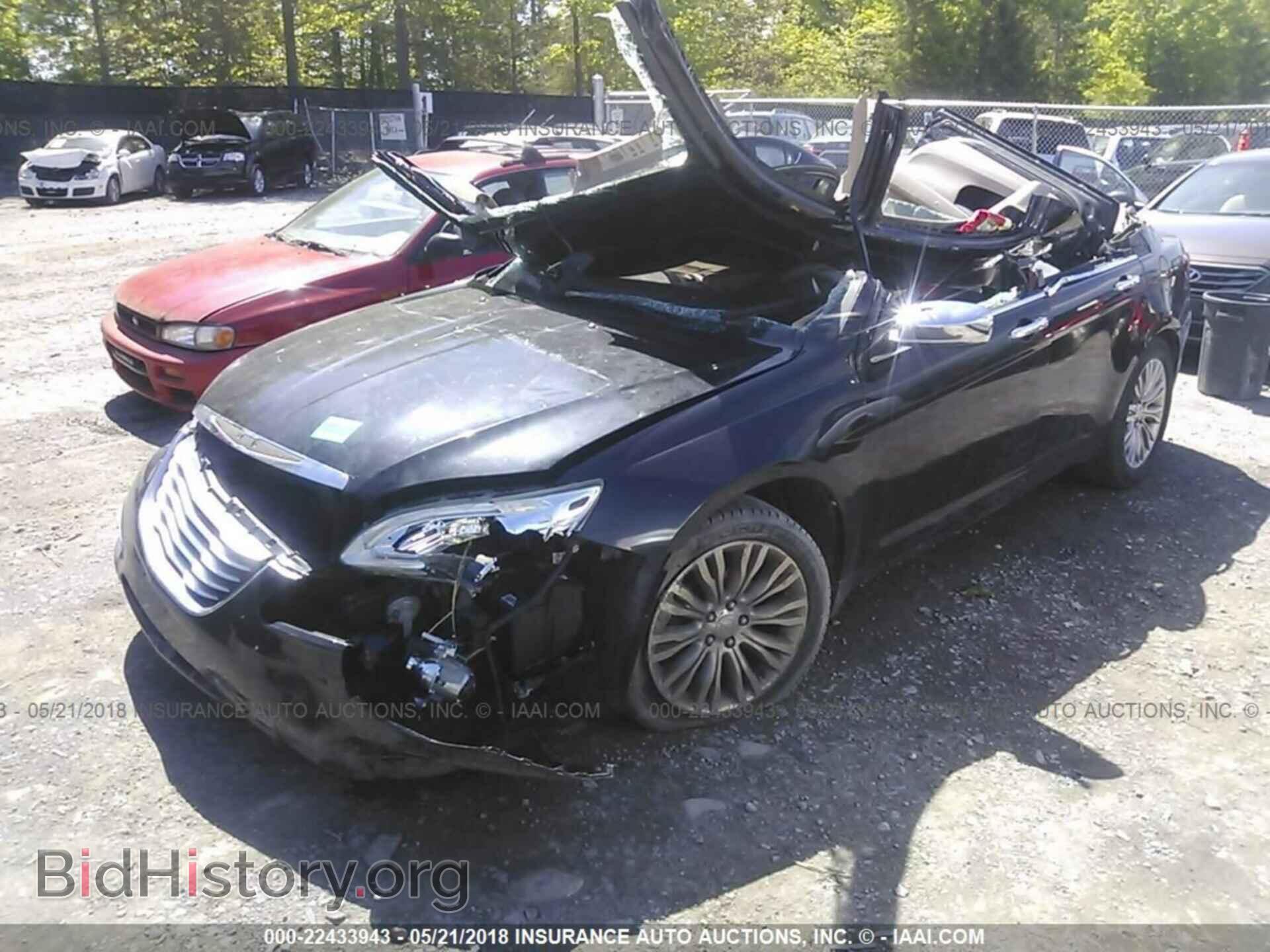 2011 Chrysler 200 - VIN: 1C3BC2FG3BN519862 - Photo 2