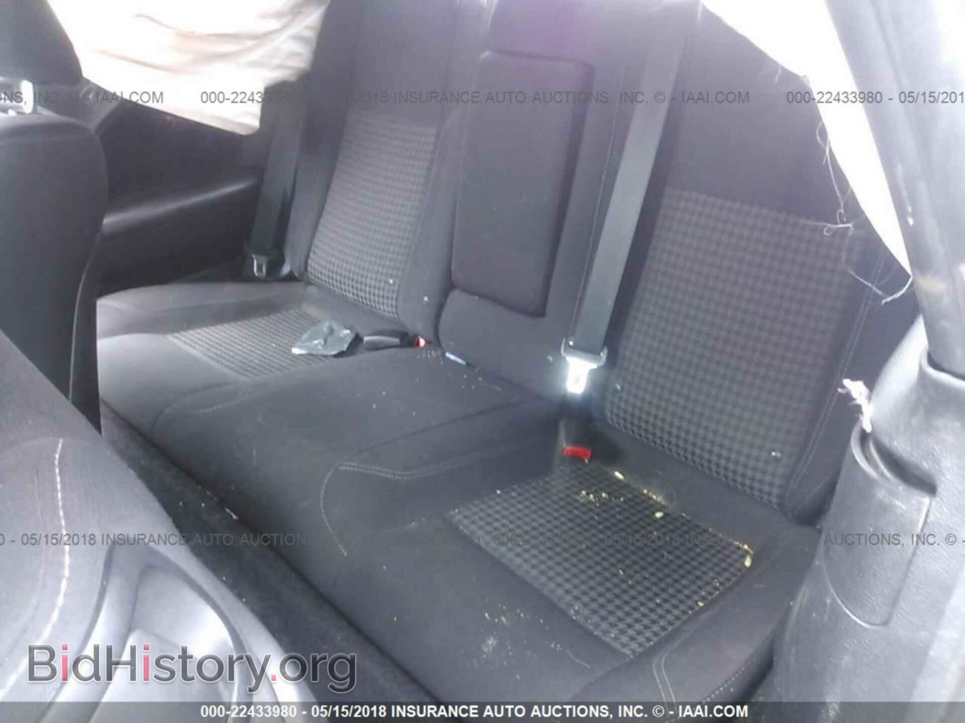 2015 Dodge Challenger - VIN: 2C3CDZAT4FH710087 - Photo 8