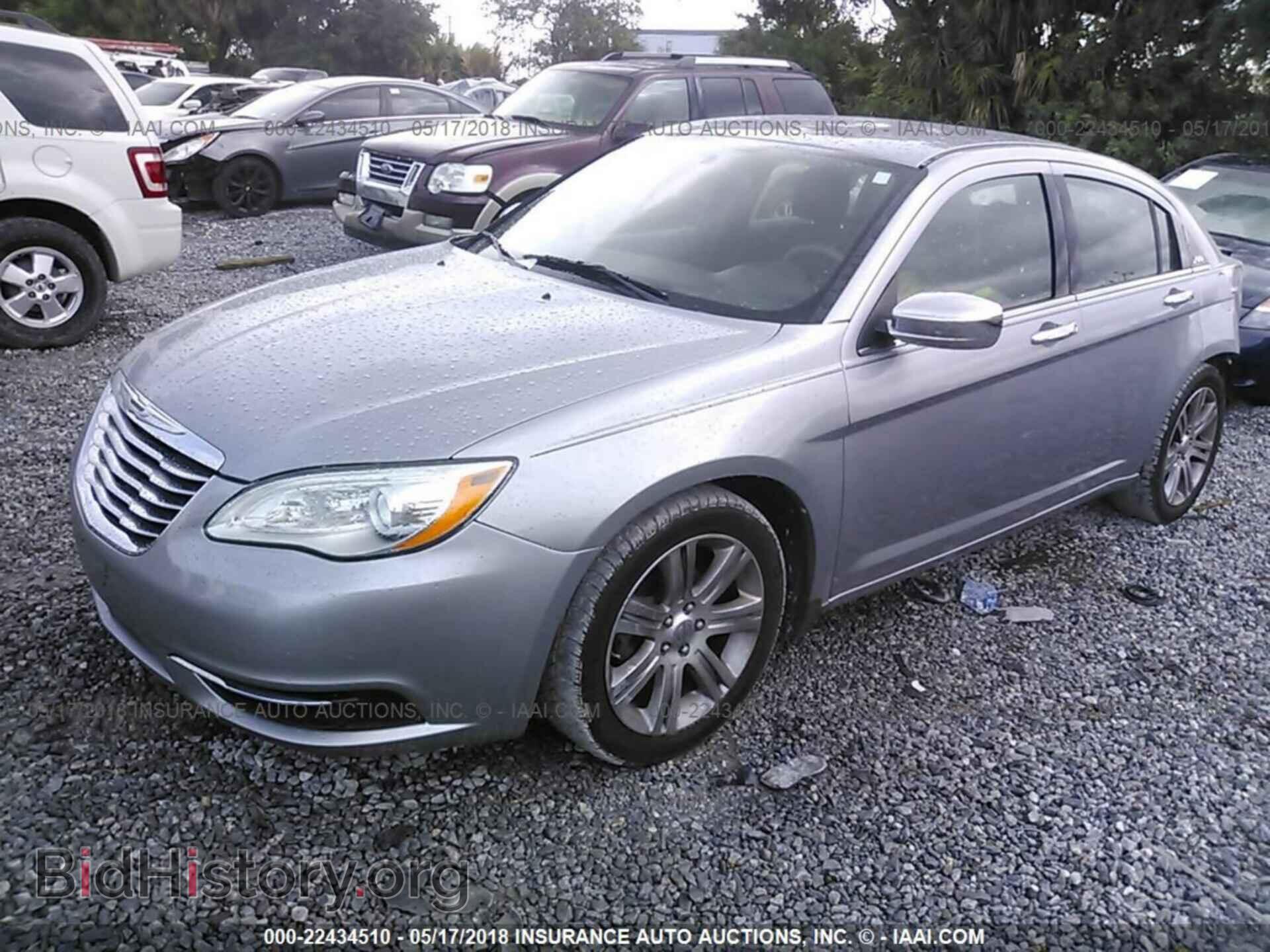 2013 Chrysler 200 - VIN: 1C3CCBAB3DN660384 - Фото 2