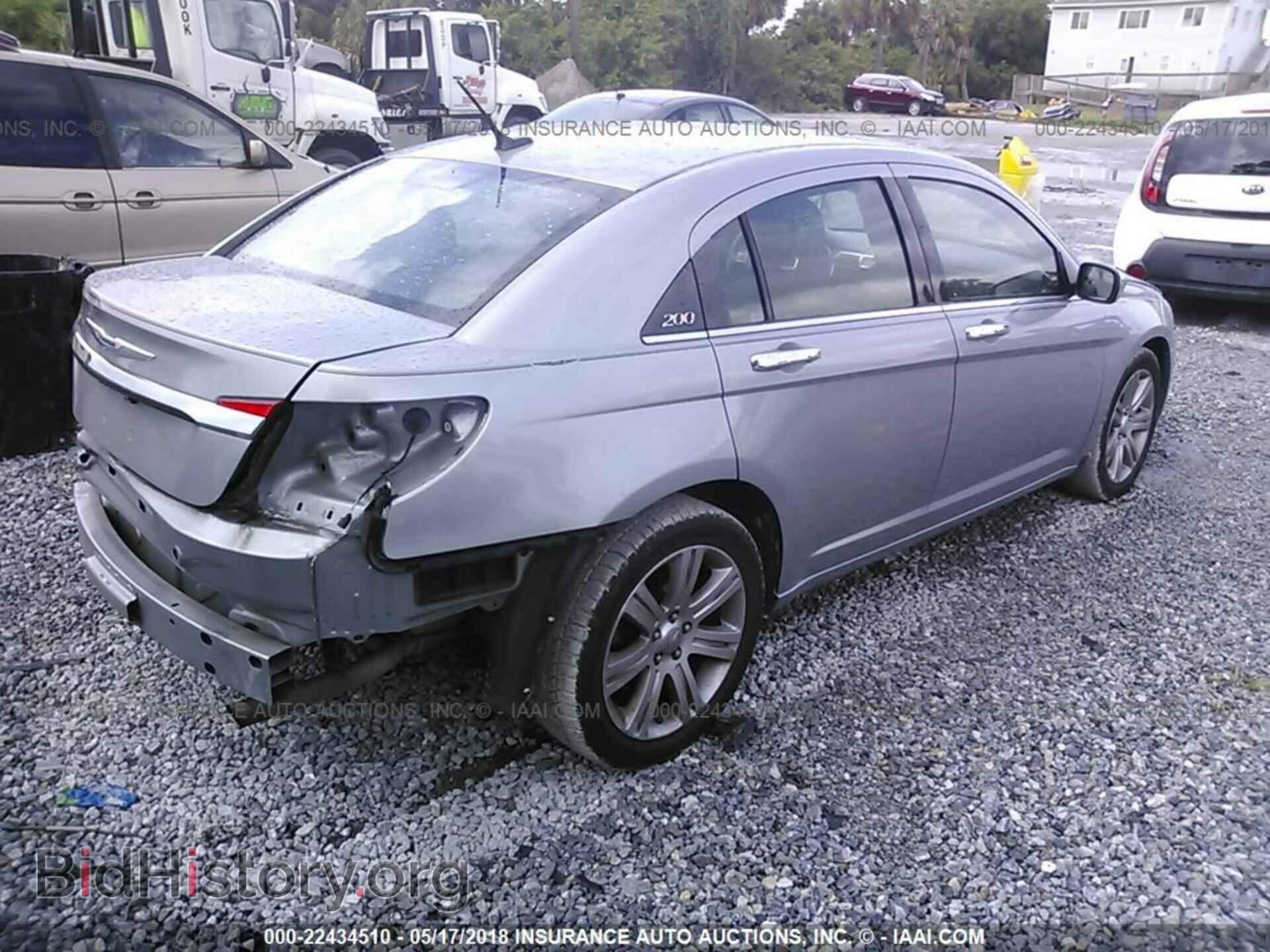 2013 Chrysler 200 - VIN: 1C3CCBAB3DN660384 - Фото 4