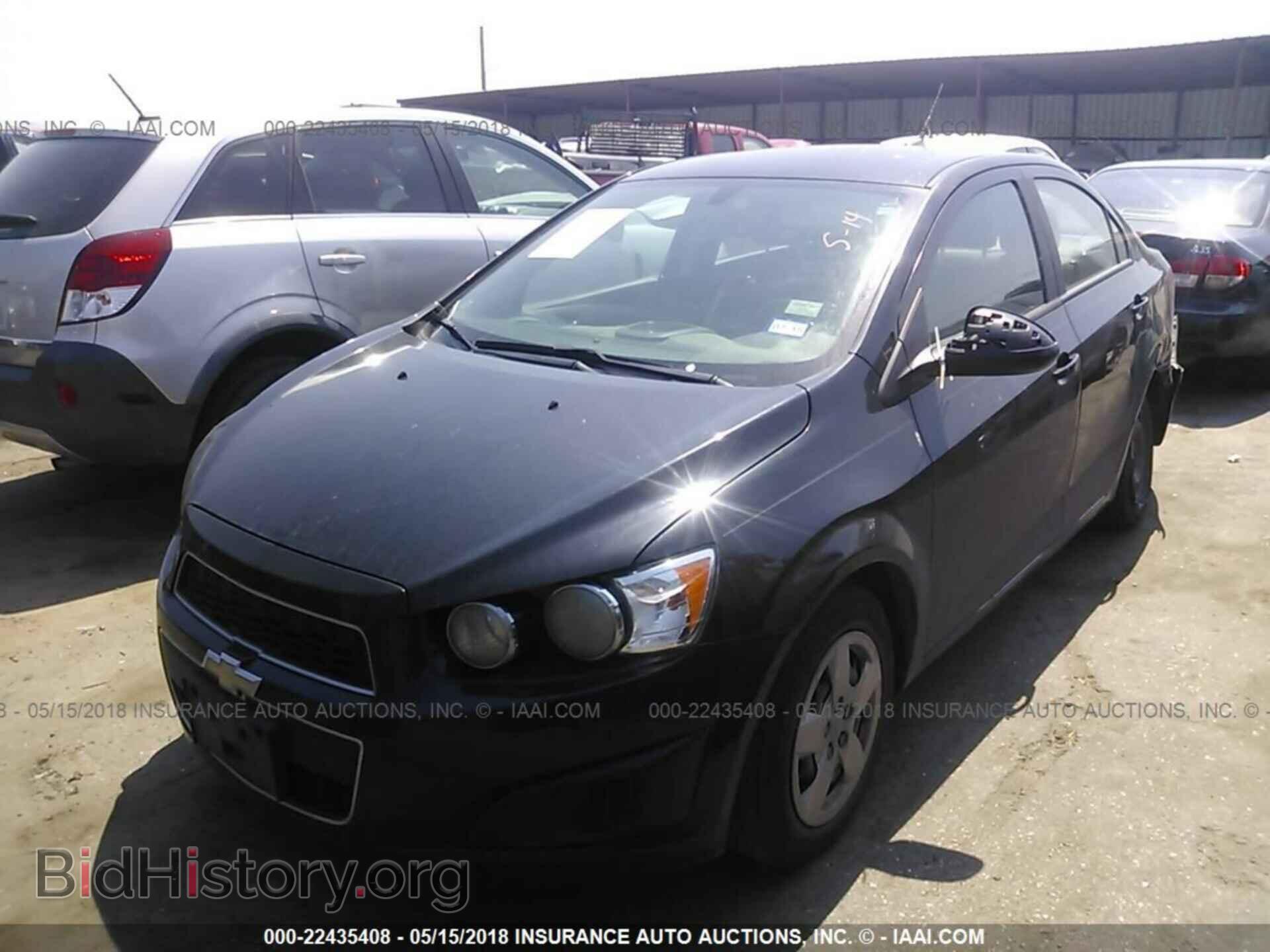 2014 Chevrolet Sonic - VIN: 1G1JA5SH2E4174890 - Фото 2