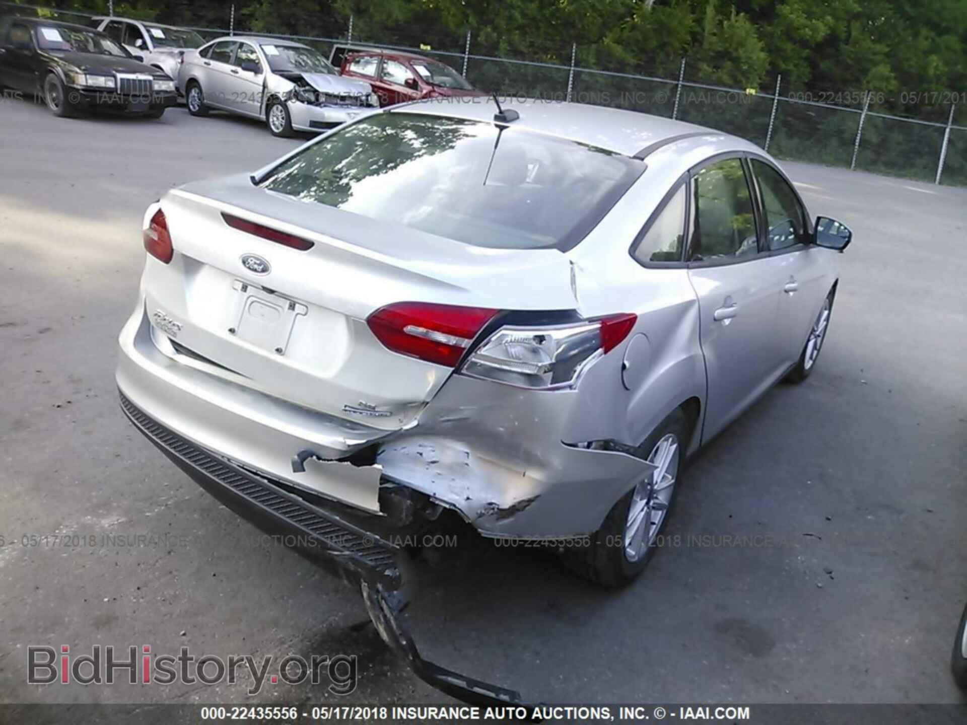 2016 Ford Focus - VIN: 1FADP3F20GL247511 - Photo 4