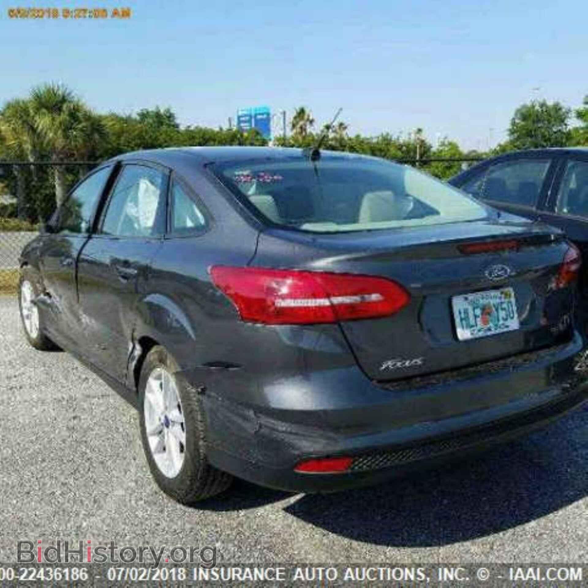2017 Ford Focus - VIN: 1FADP3F20HL225705 - Photo 3