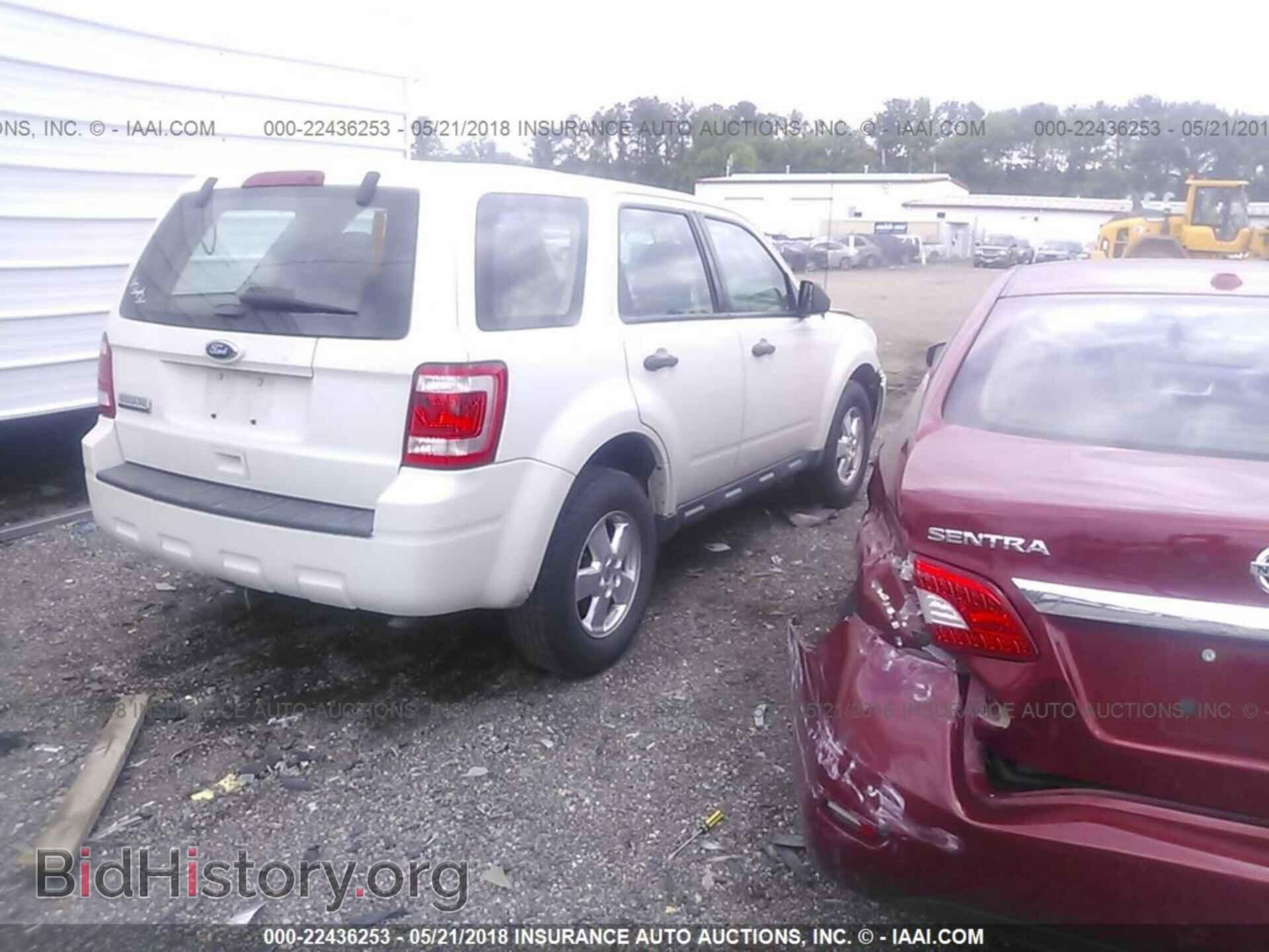 2011 Ford Escape - VIN: 1FMCU0C79BKC43108 - Фото 4