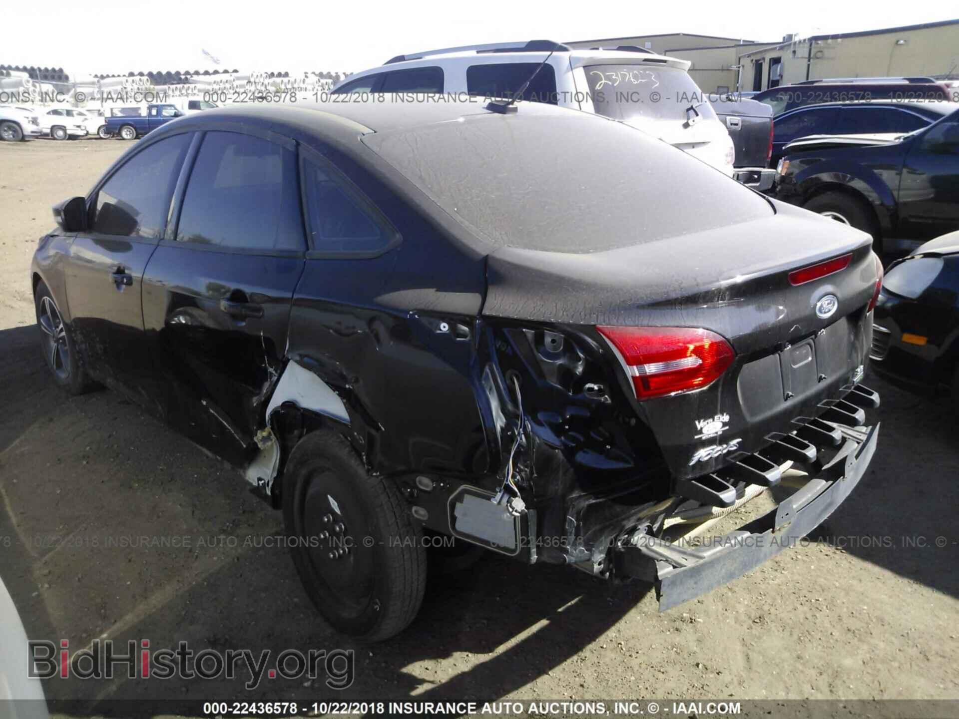 2017 Ford Focus - VIN: 1FADP3FE2HL295989 - Photo 3