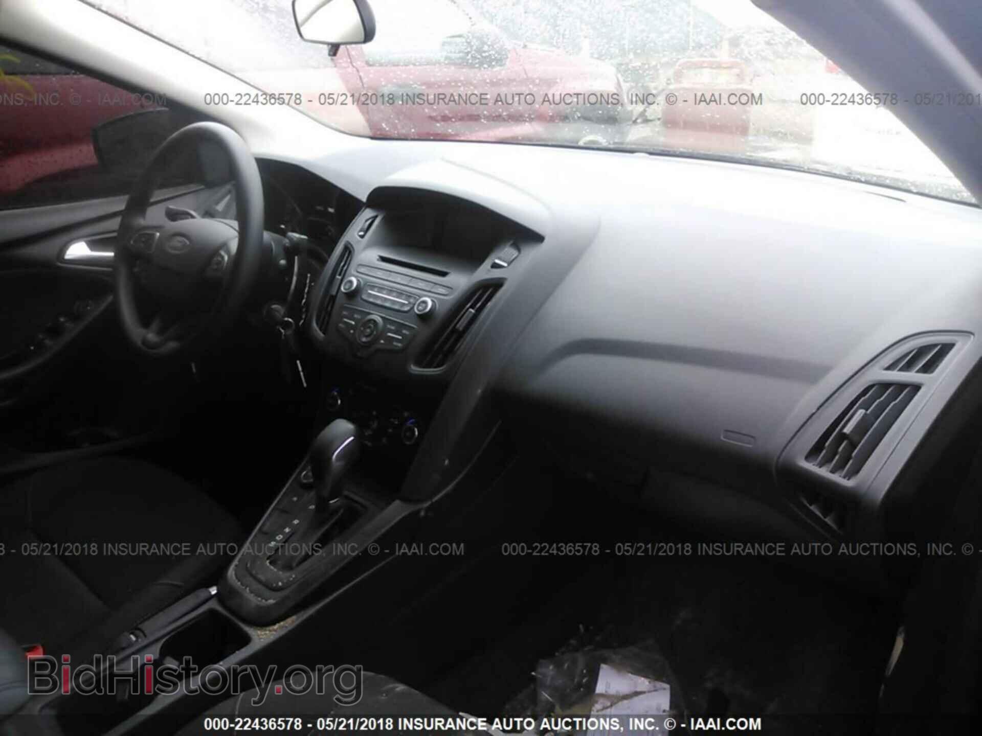 2017 Ford Focus - VIN: 1FADP3FE2HL295989 - Photo 5