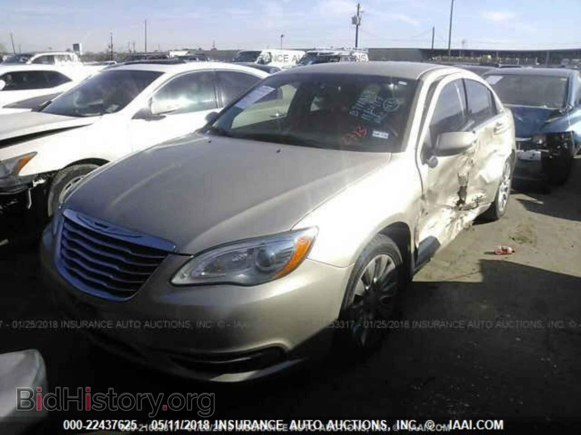 2013 Chrysler 200 - VIN: 1C3CCBAB4DN622713 - Photo 2
