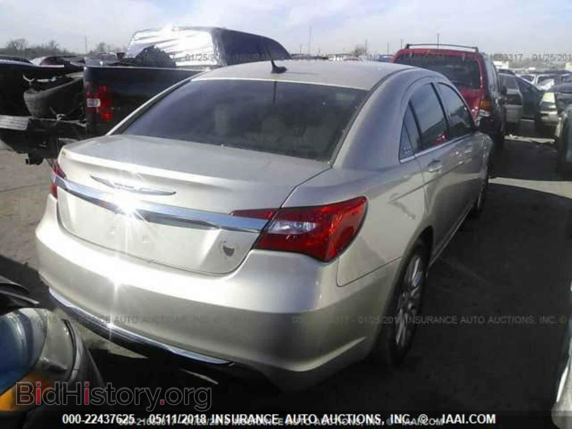 2013 Chrysler 200 - VIN: 1C3CCBAB4DN622713 - Photo 4