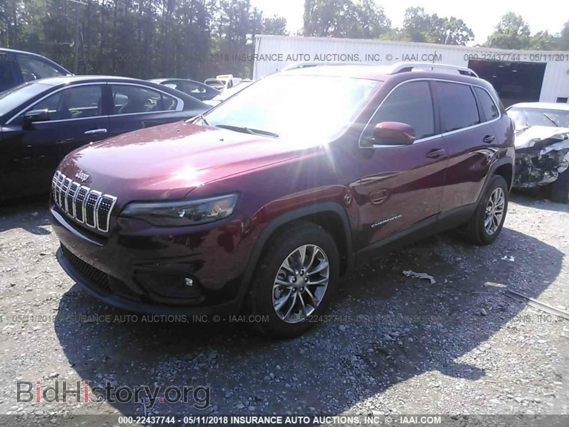 2019 Jeep Cherokee - VIN: 1C4PJLLB3KD184758 - Фото 2