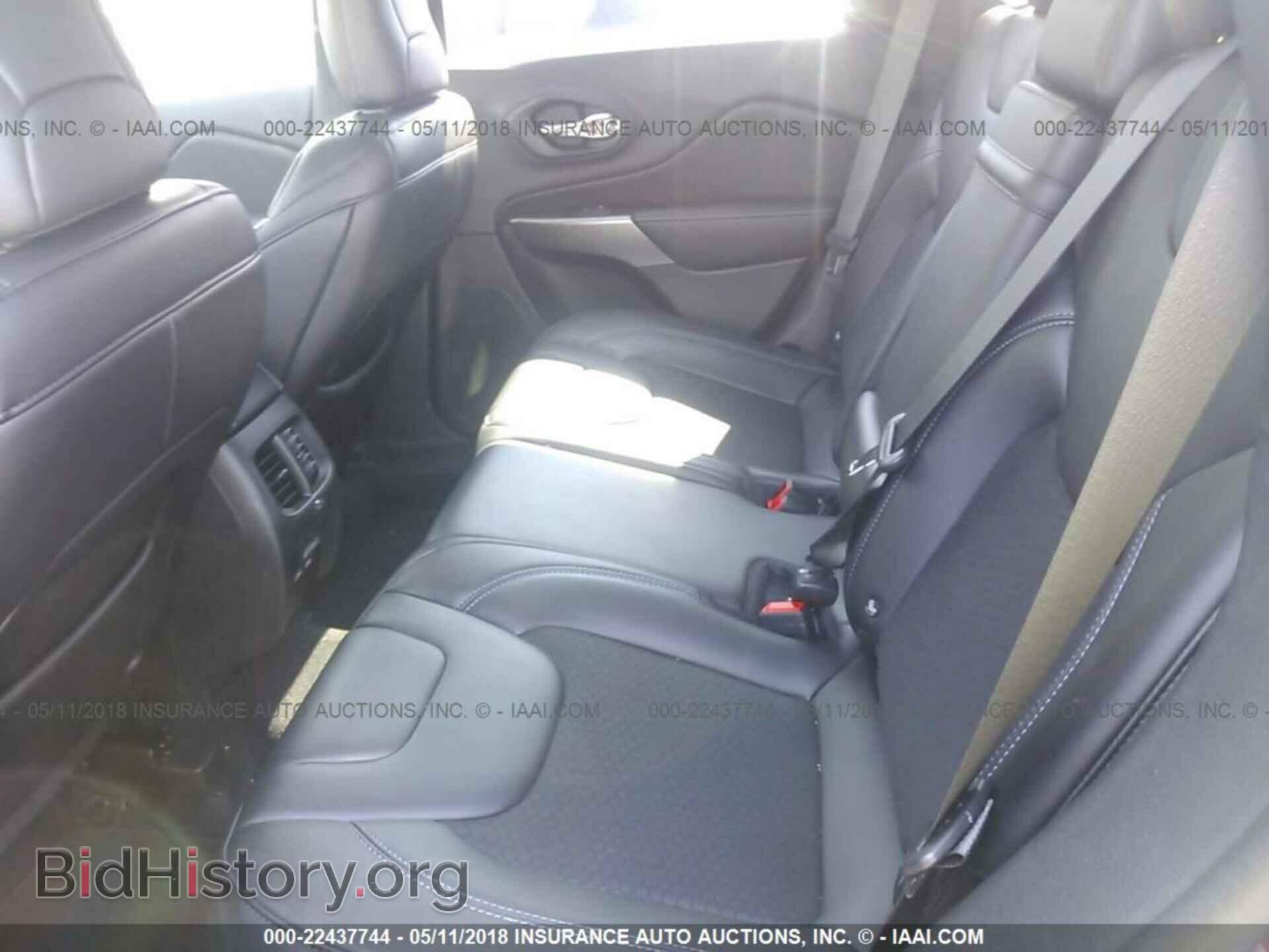2019 Jeep Cherokee - VIN: 1C4PJLLB3KD184758 - Фото 8