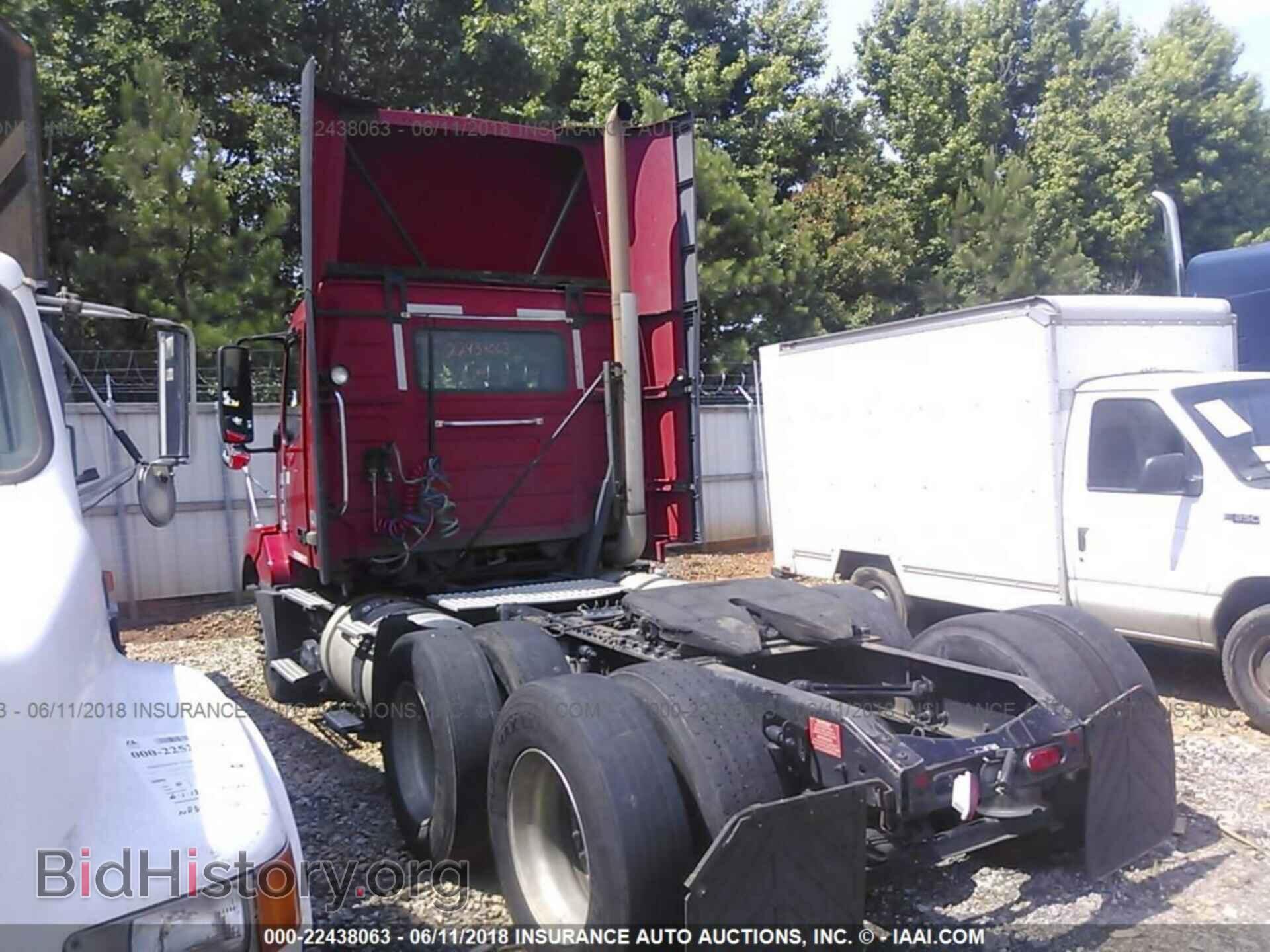 2011 Volvo Vnl - VIN: 4V4NC9TH5BN294069 - Фото 3