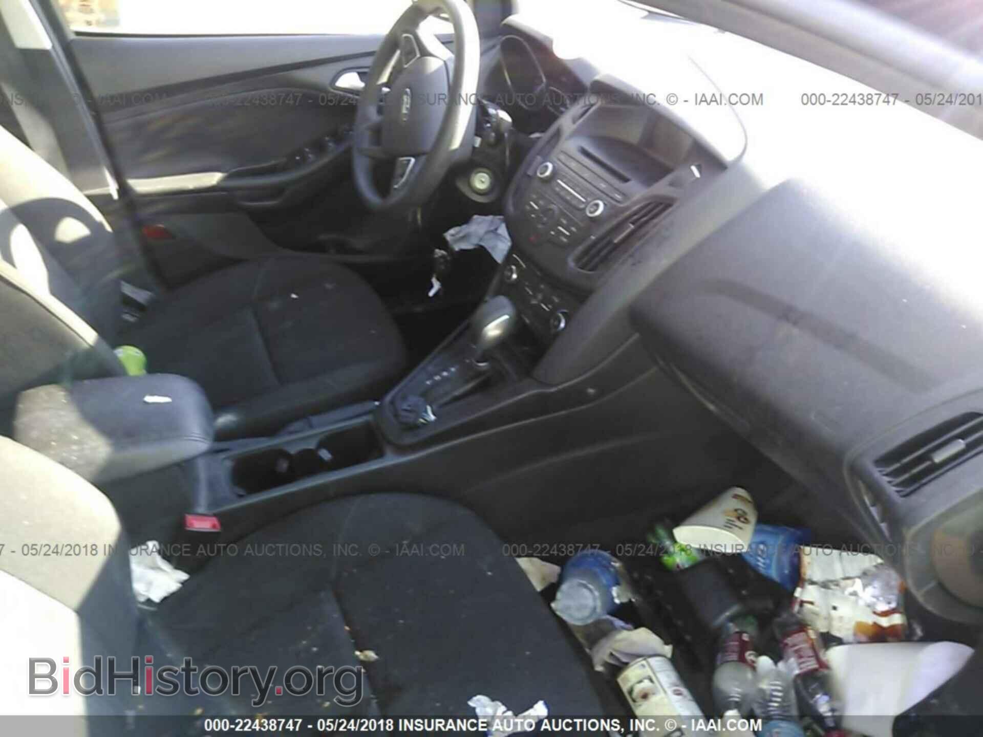 2017 Ford Focus - VIN: 1FADP3F21HL312948 - Photo 5