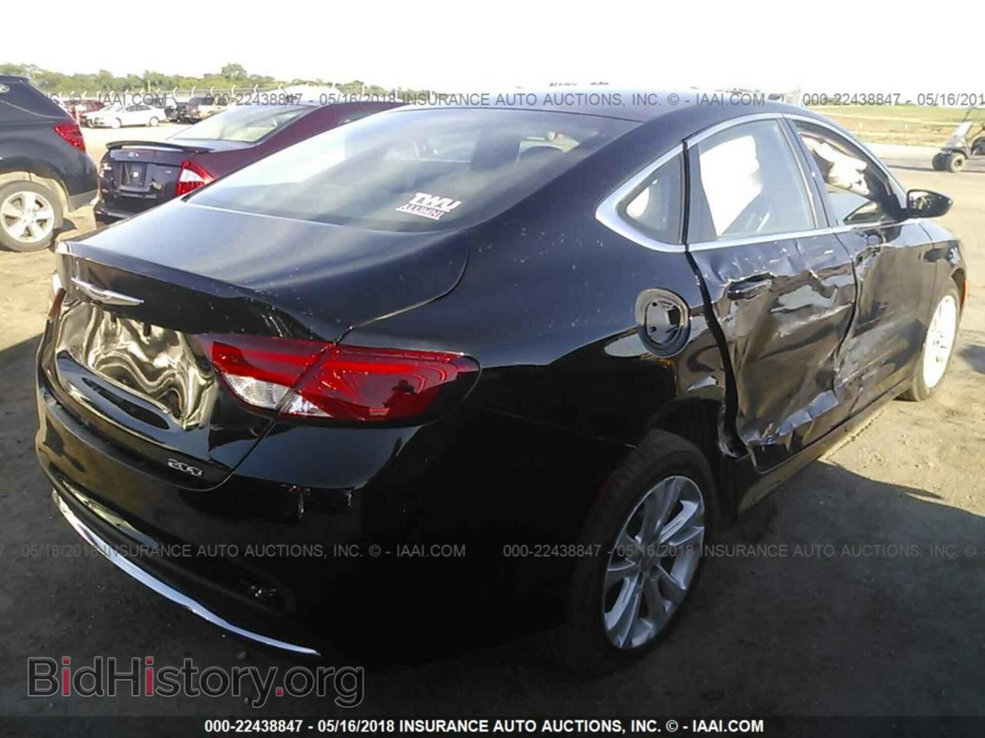 2015 Chrysler 200 - VIN: 1C3CCCAB3FN738946 - Photo 4