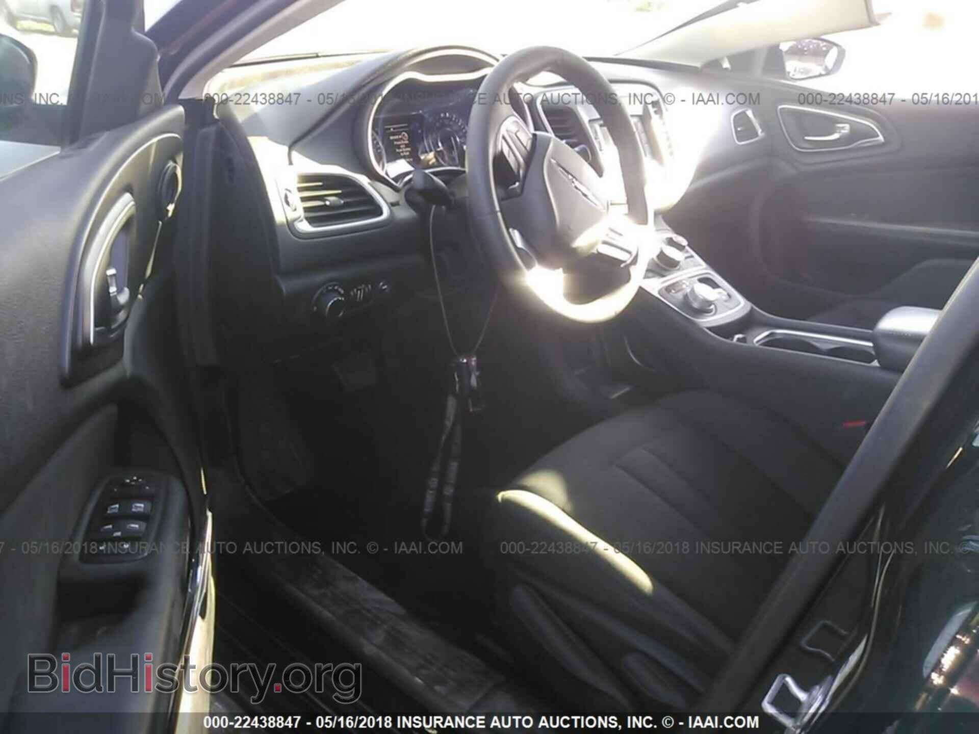 2015 Chrysler 200 - VIN: 1C3CCCAB3FN738946 - Photo 5