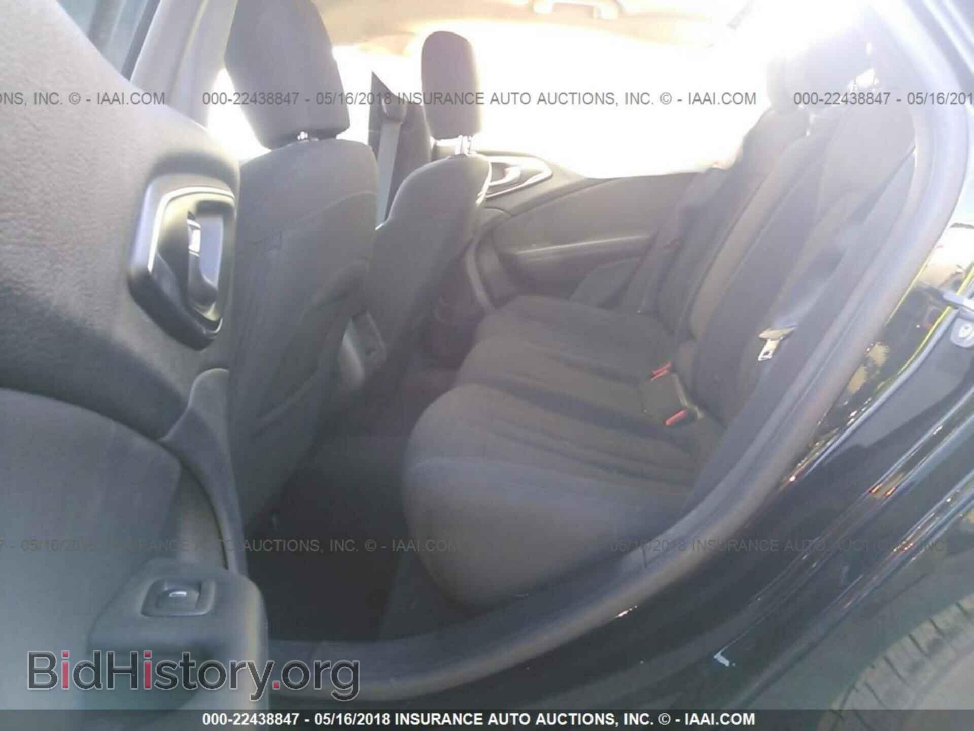 2015 Chrysler 200 - VIN: 1C3CCCAB3FN738946 - Photo 8