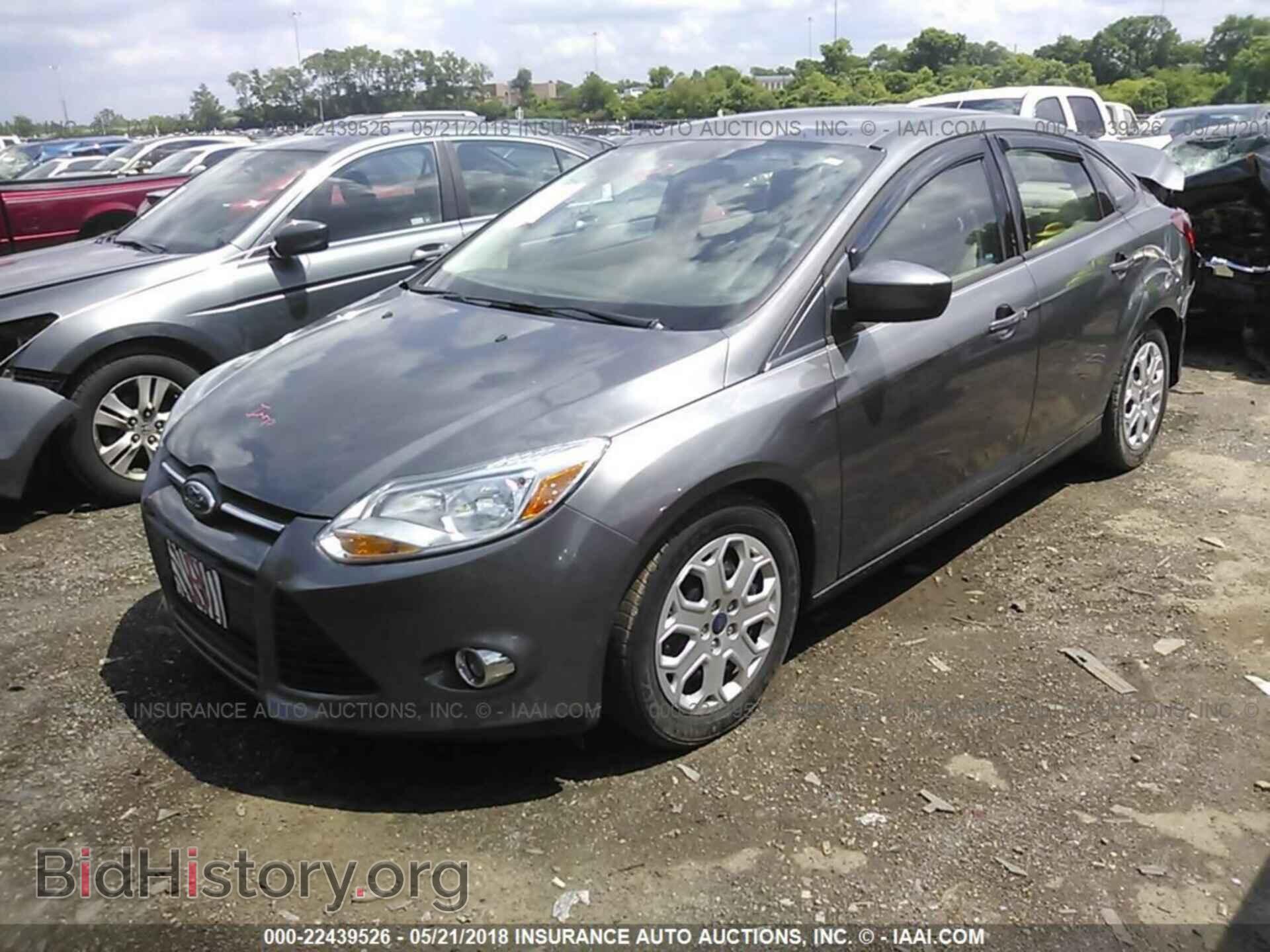 2012 Ford Focus - VIN: 1FAHP3F23CL352622 - Photo 2