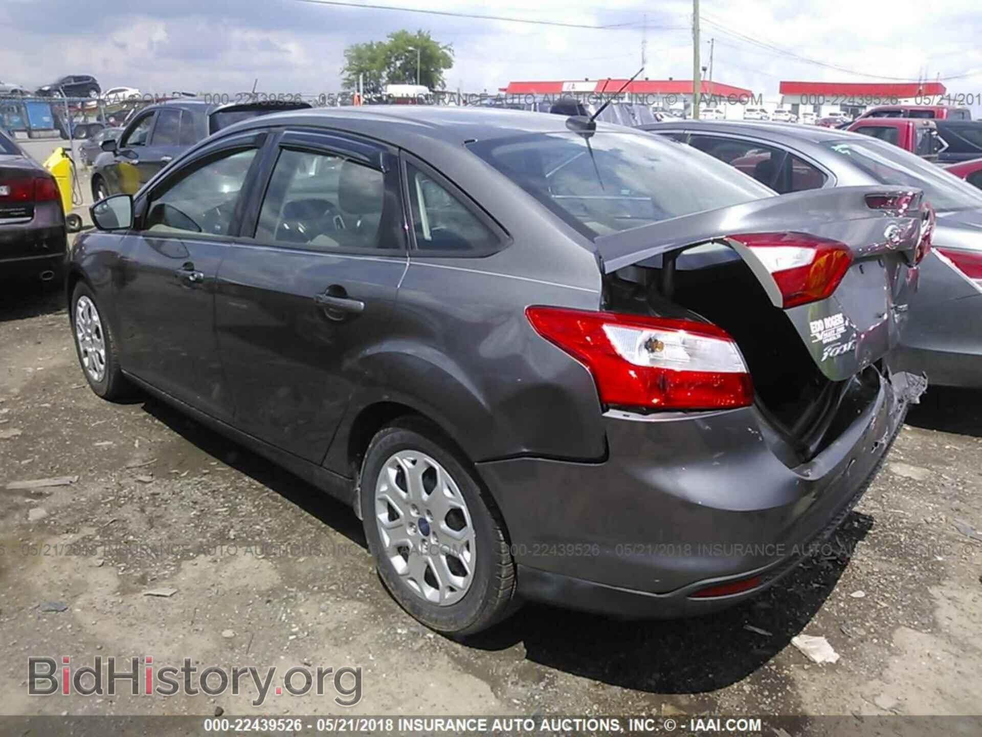 2012 Ford Focus - VIN: 1FAHP3F23CL352622 - Photo 3