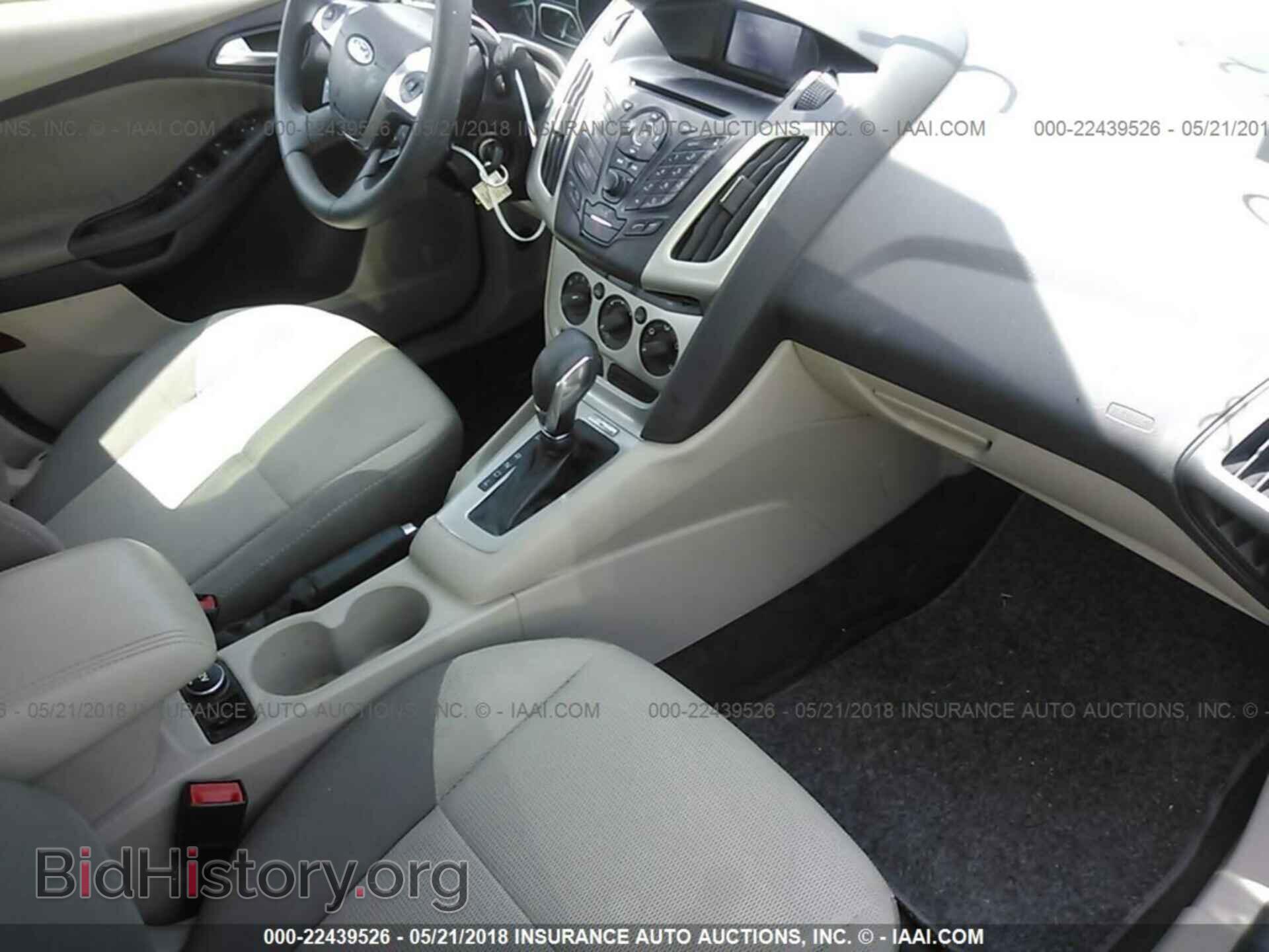 2012 Ford Focus - VIN: 1FAHP3F23CL352622 - Photo 5