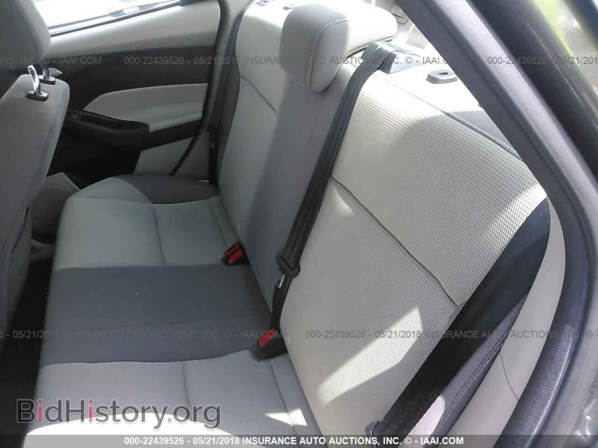 2012 Ford Focus - VIN: 1FAHP3F23CL352622 - Photo 8