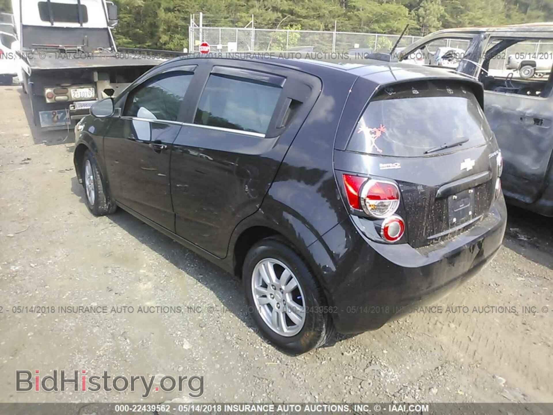 2015 Chevrolet Sonic - VIN: 1G1JC6SH6F4153641 - Photo 3