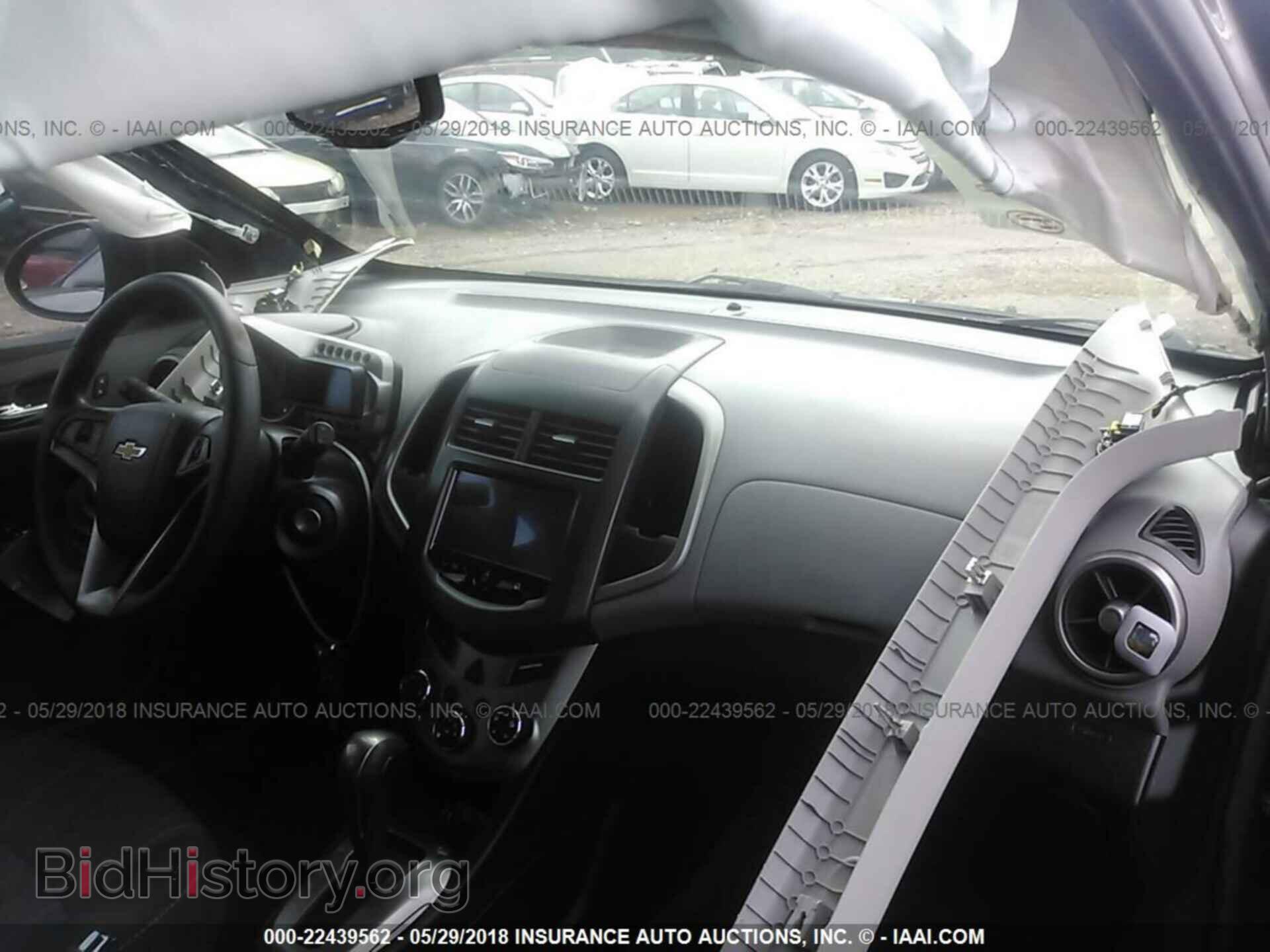 2015 Chevrolet Sonic - VIN: 1G1JC6SH6F4153641 - Photo 5