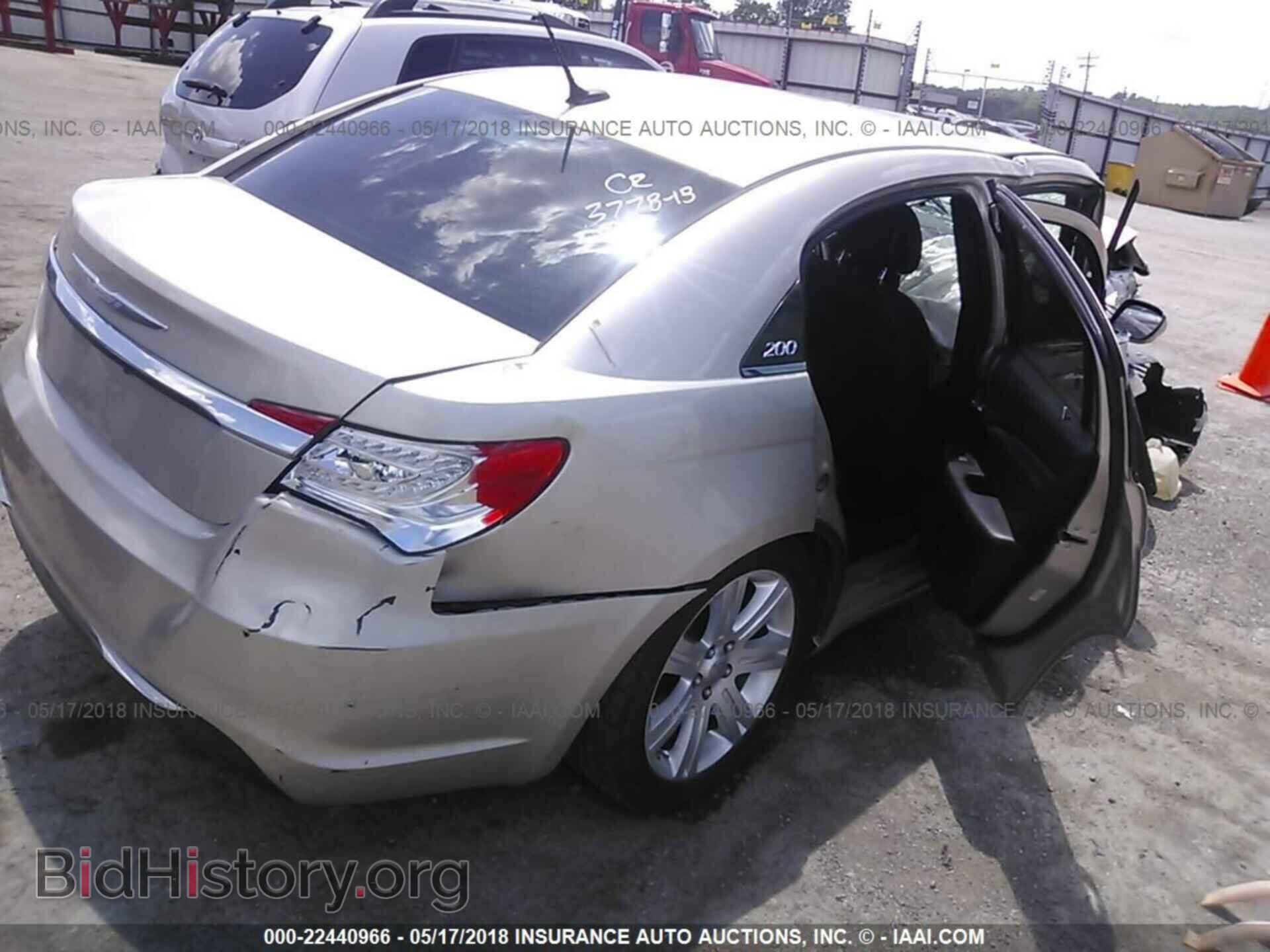 2014 Chrysler 200 - VIN: 1C3CCBBB4EN214230 - Photo 4