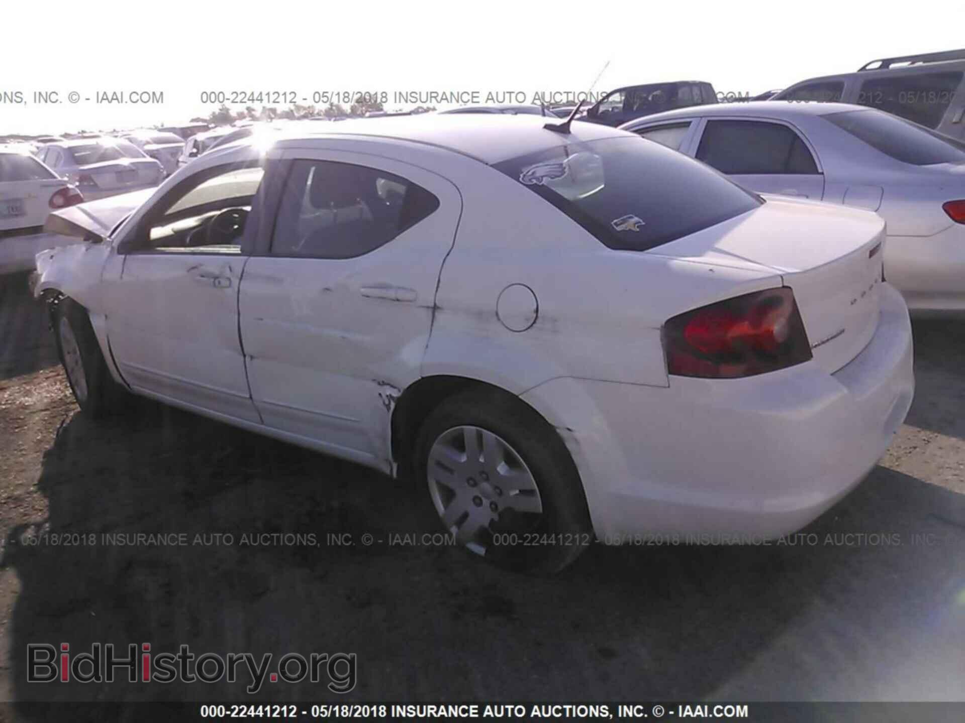 2011 Dodge Avenger - VIN: 1B3BD4FB8BN517356 - Photo 3