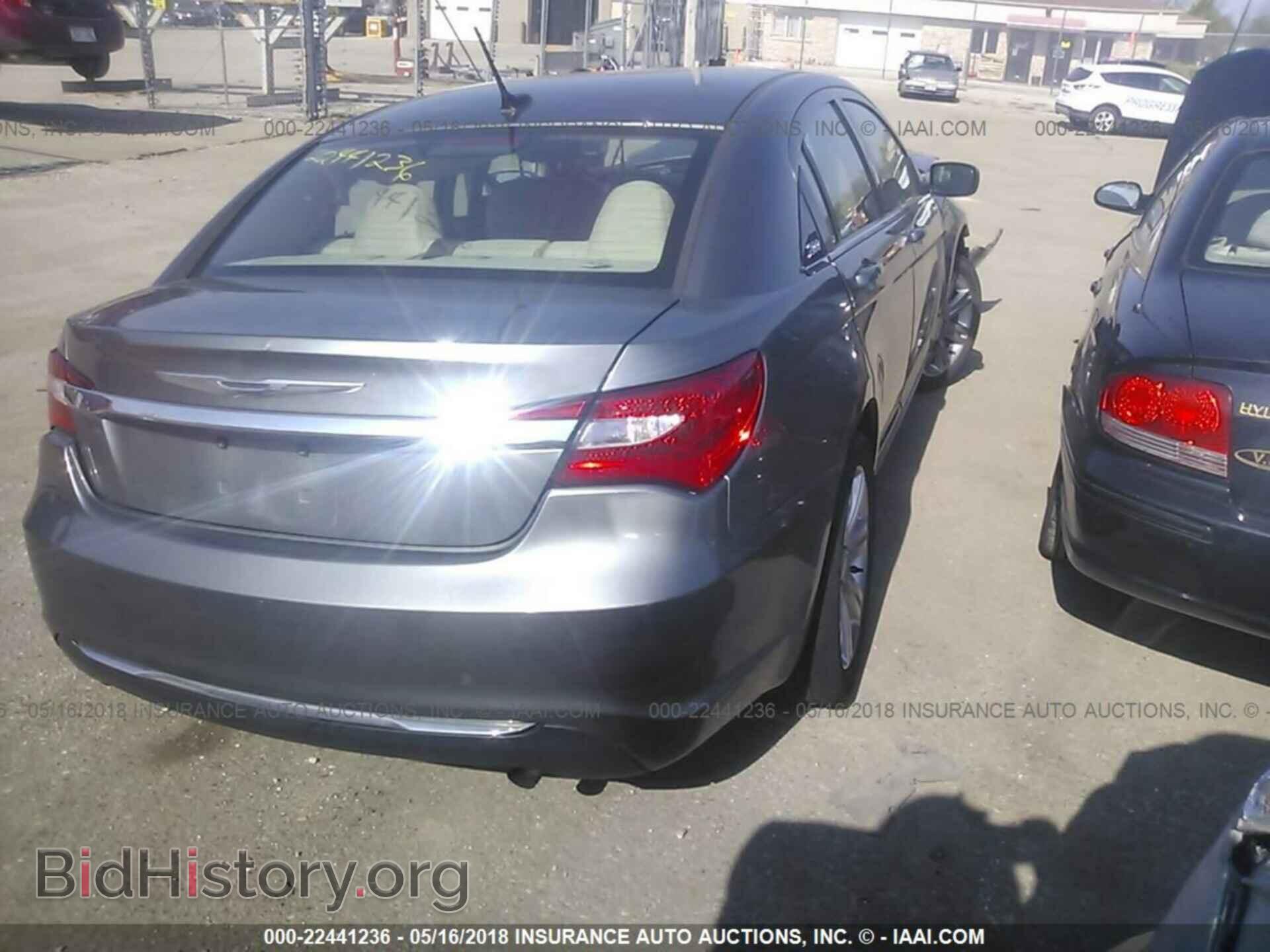 2013 Chrysler 200 - VIN: 1C3CCBBB5DN577215 - Photo 4