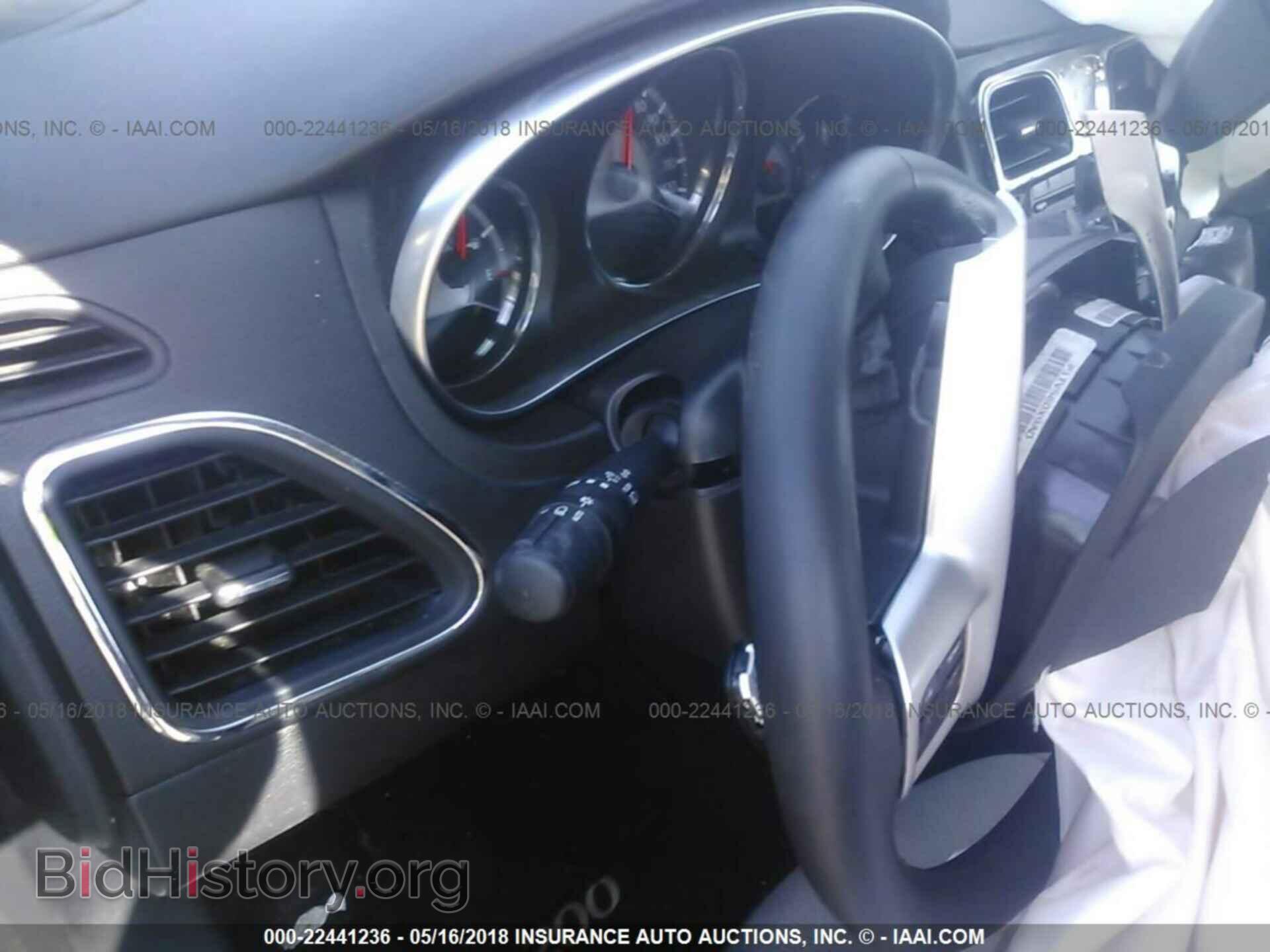 2013 Chrysler 200 - VIN: 1C3CCBBB5DN577215 - Photo 7