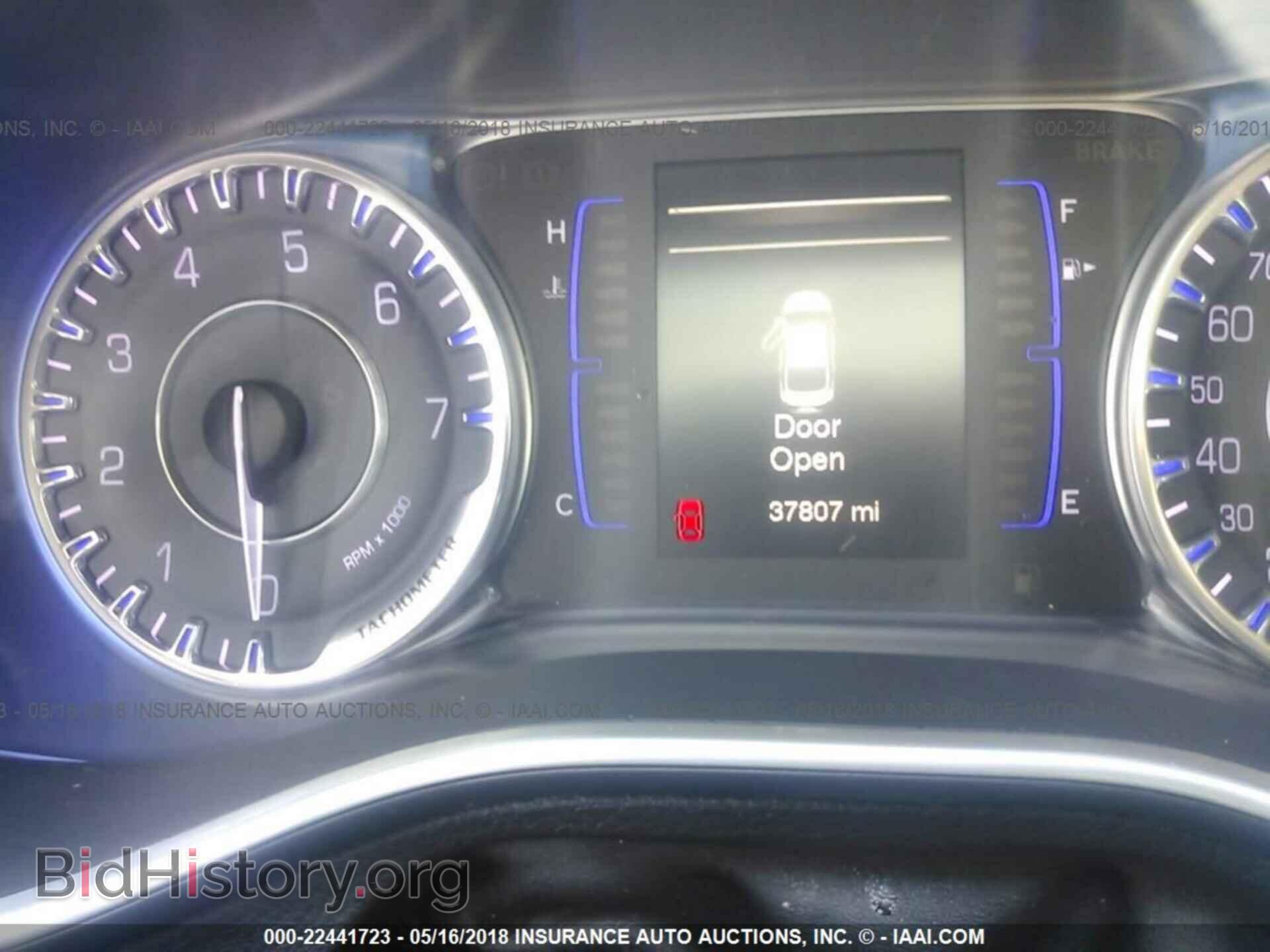 2016 Chrysler 200 - VIN: 1C3CCCAB0GN120551 - Photo 7