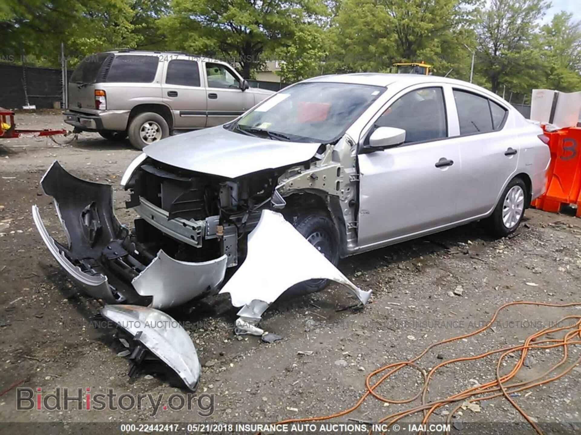 2017 Nissan Versa - VIN: 3N1CN7AP3HL882415 - Фото 2